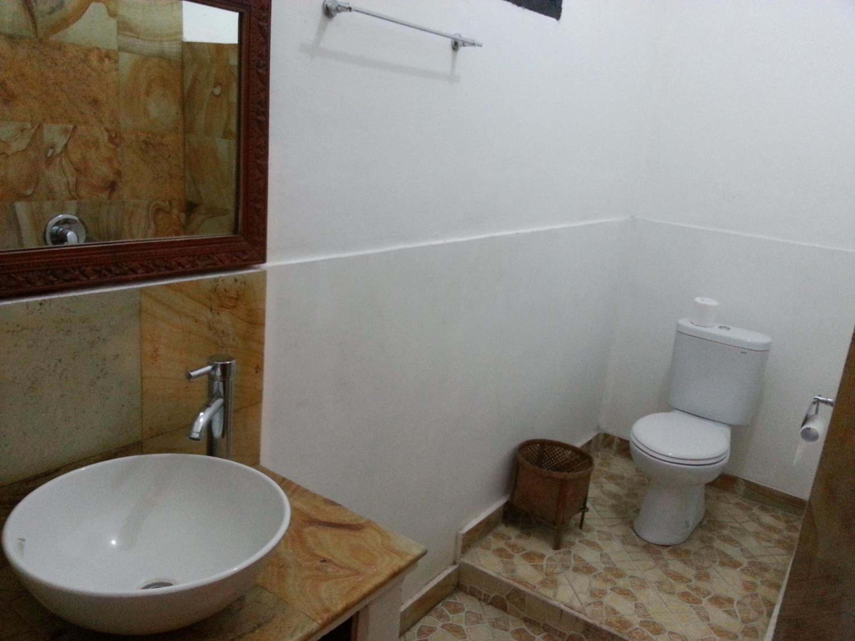 Triple Room with Bathroom - Photo 4