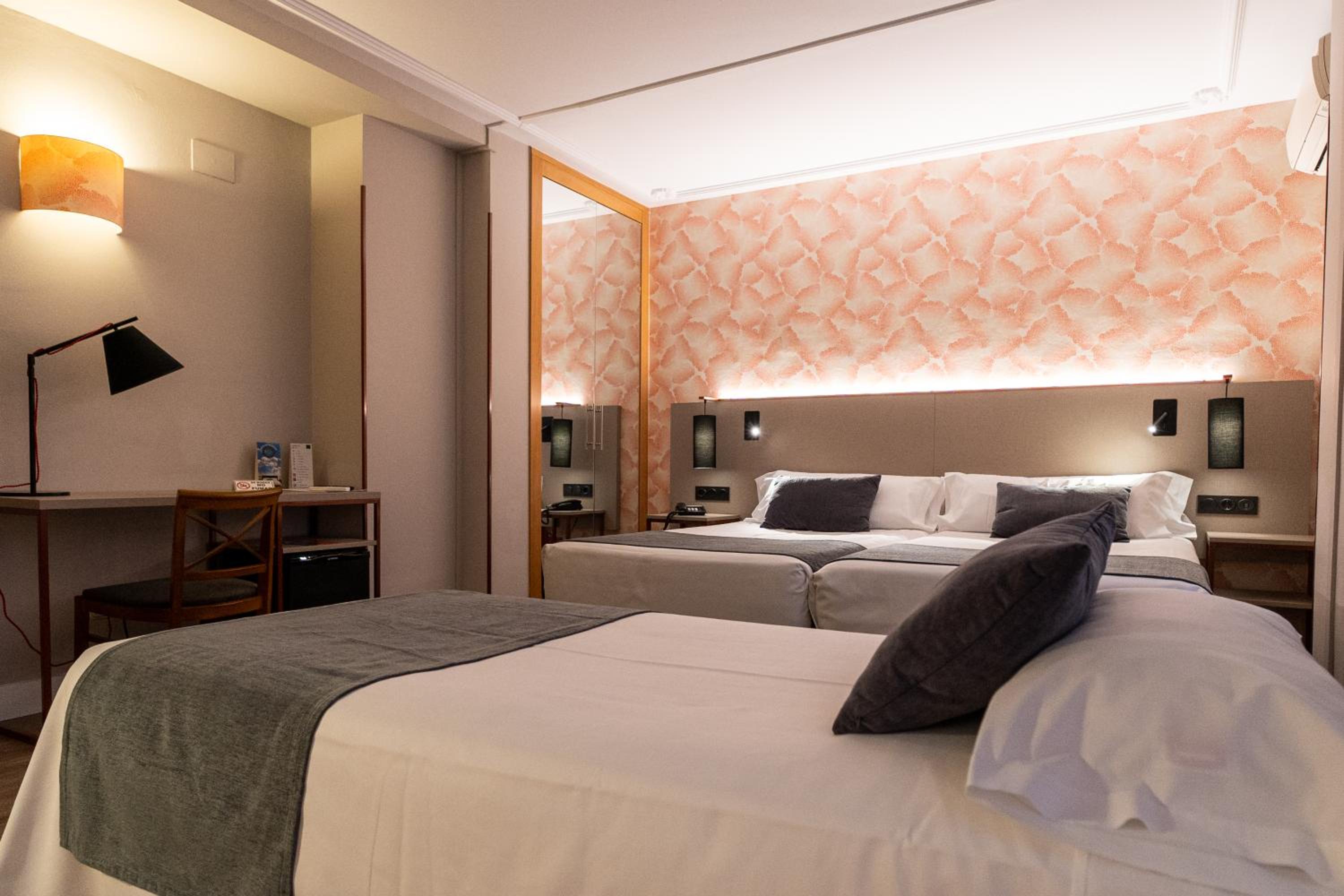 Triple Room - Photo 2