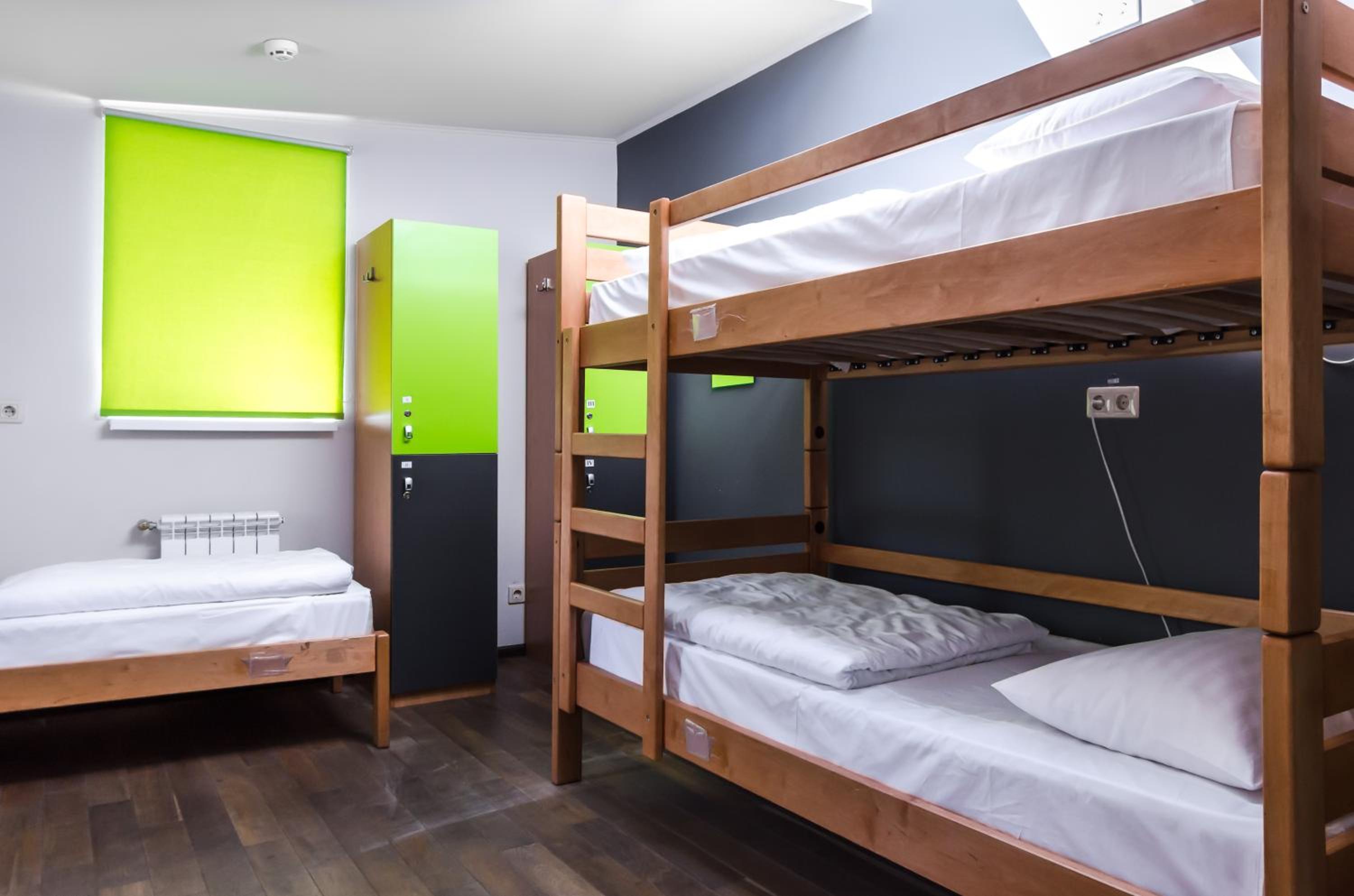 Quadruple Room with Private Bathroom photo 1