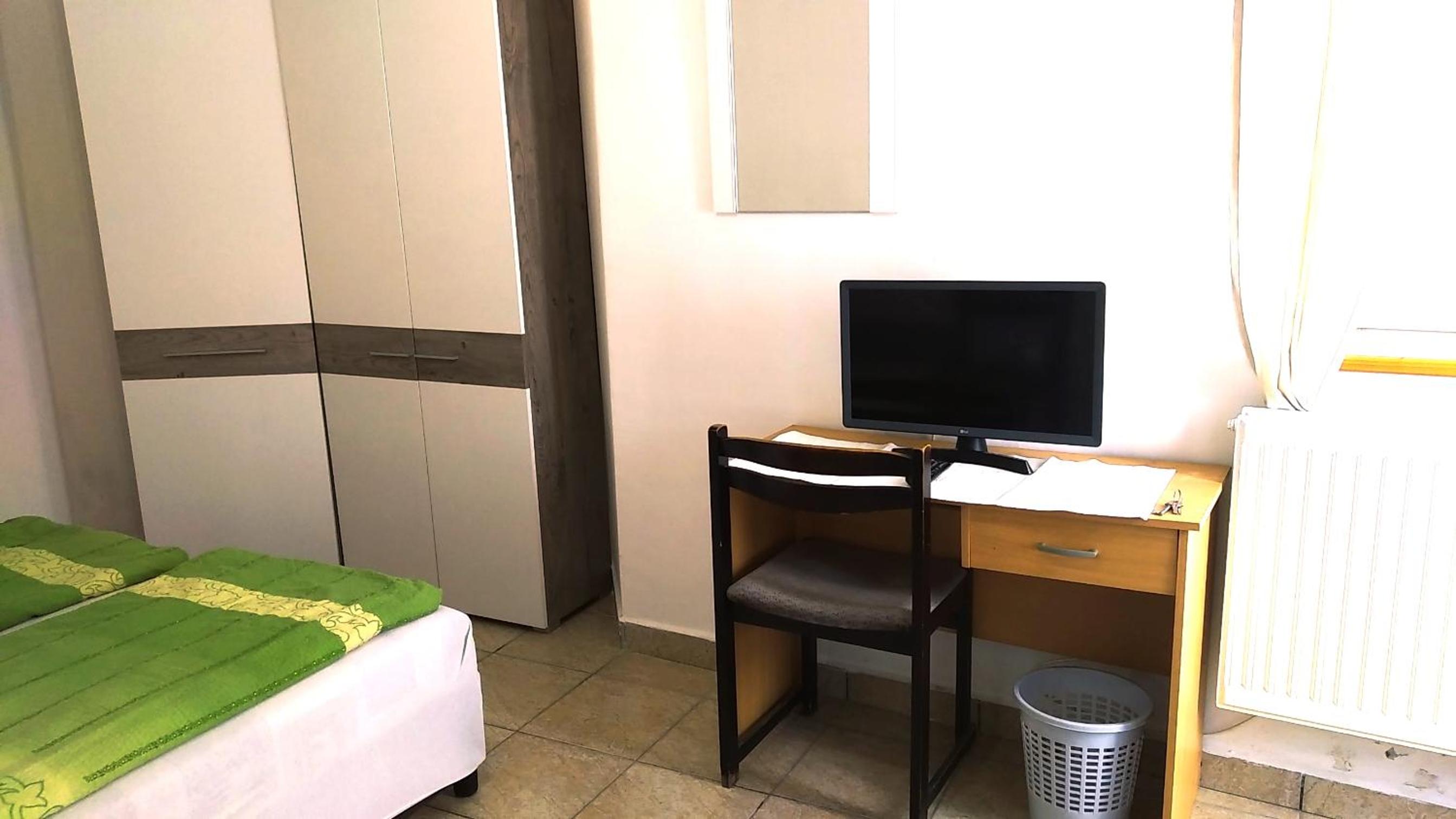Budget Double or Twin Room - Photo 2