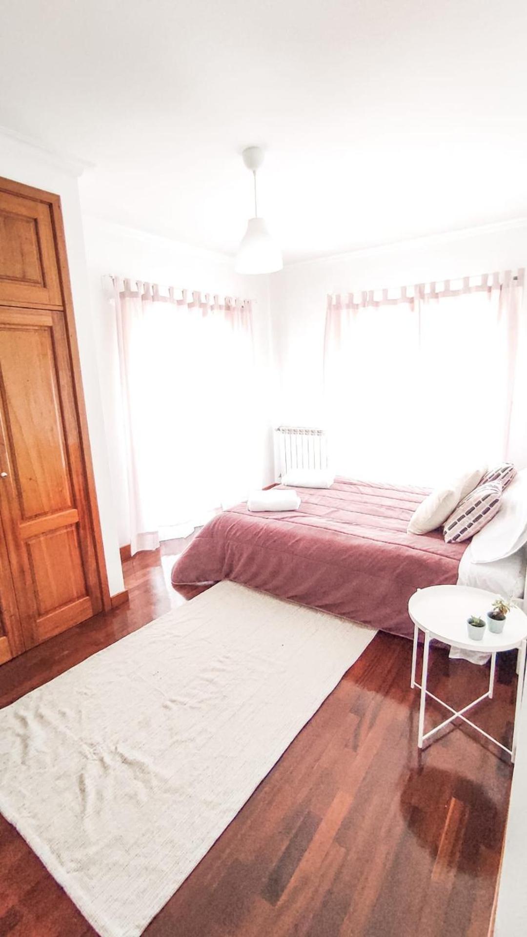 Apartment with Balcony - Photo 16