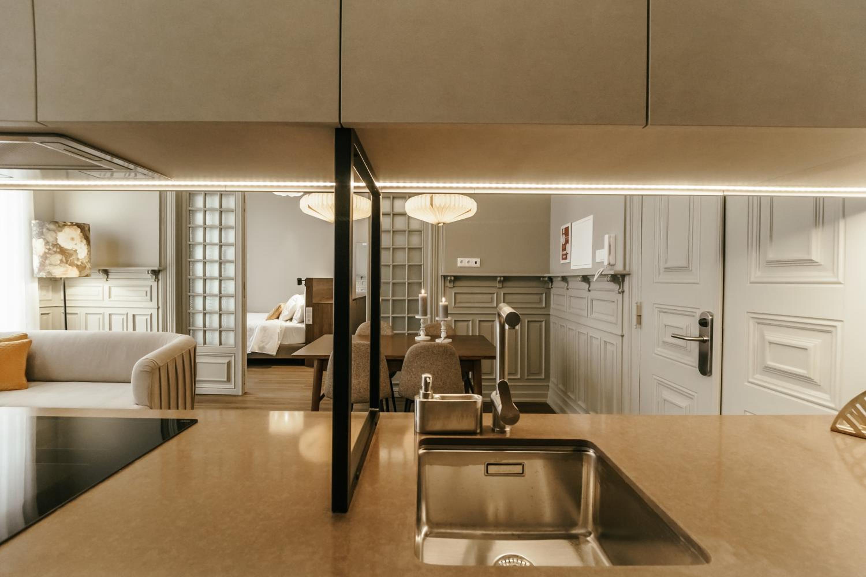 One-Bedroom Apartment - Photo 21