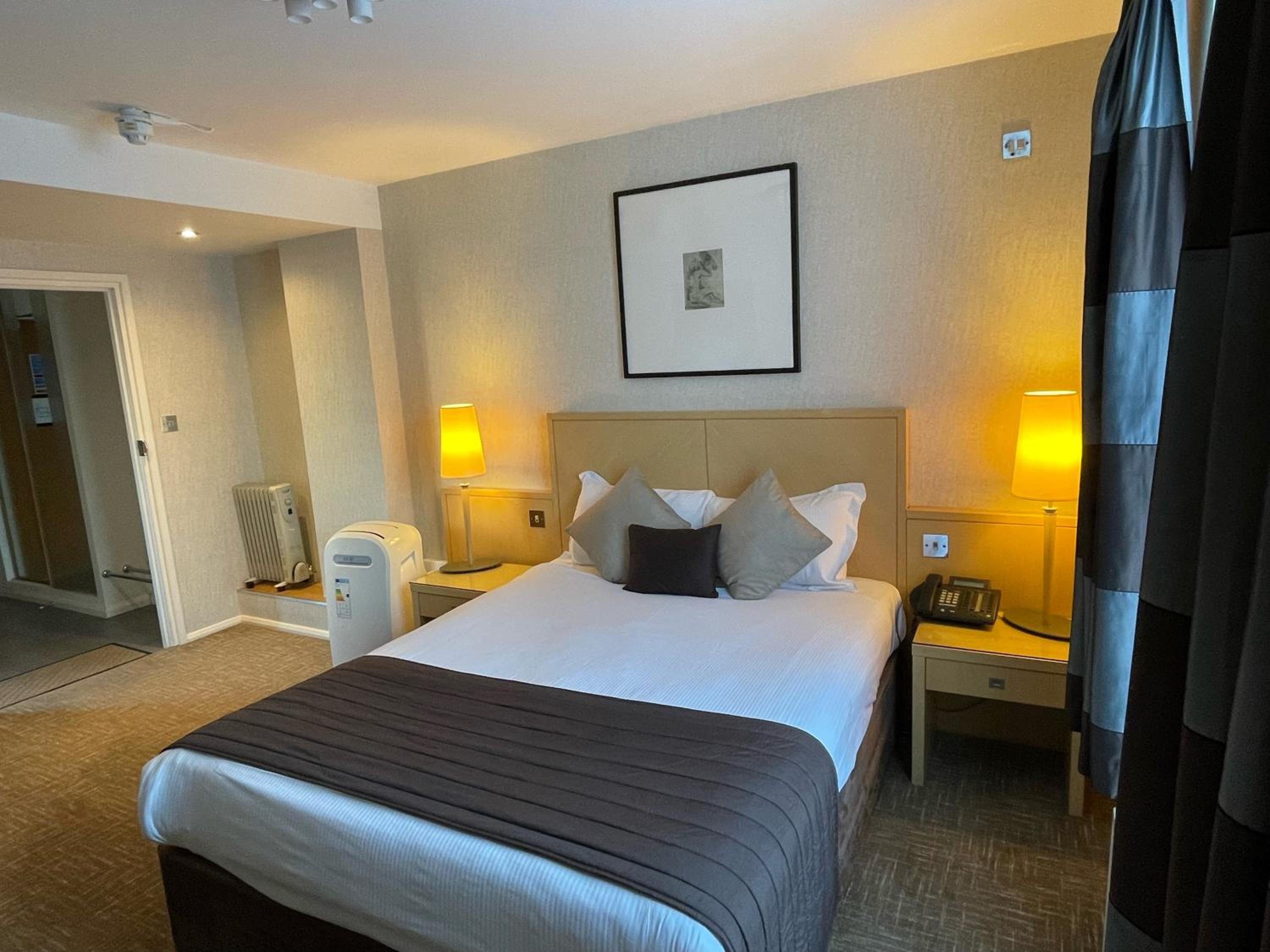 Double Room - Disability Access photo 3