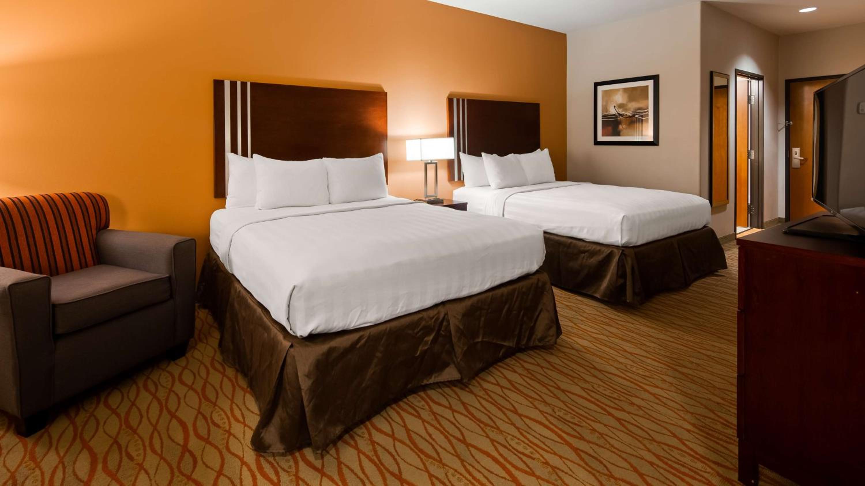 Queen Room with Two Queen Beds and Kitchenette