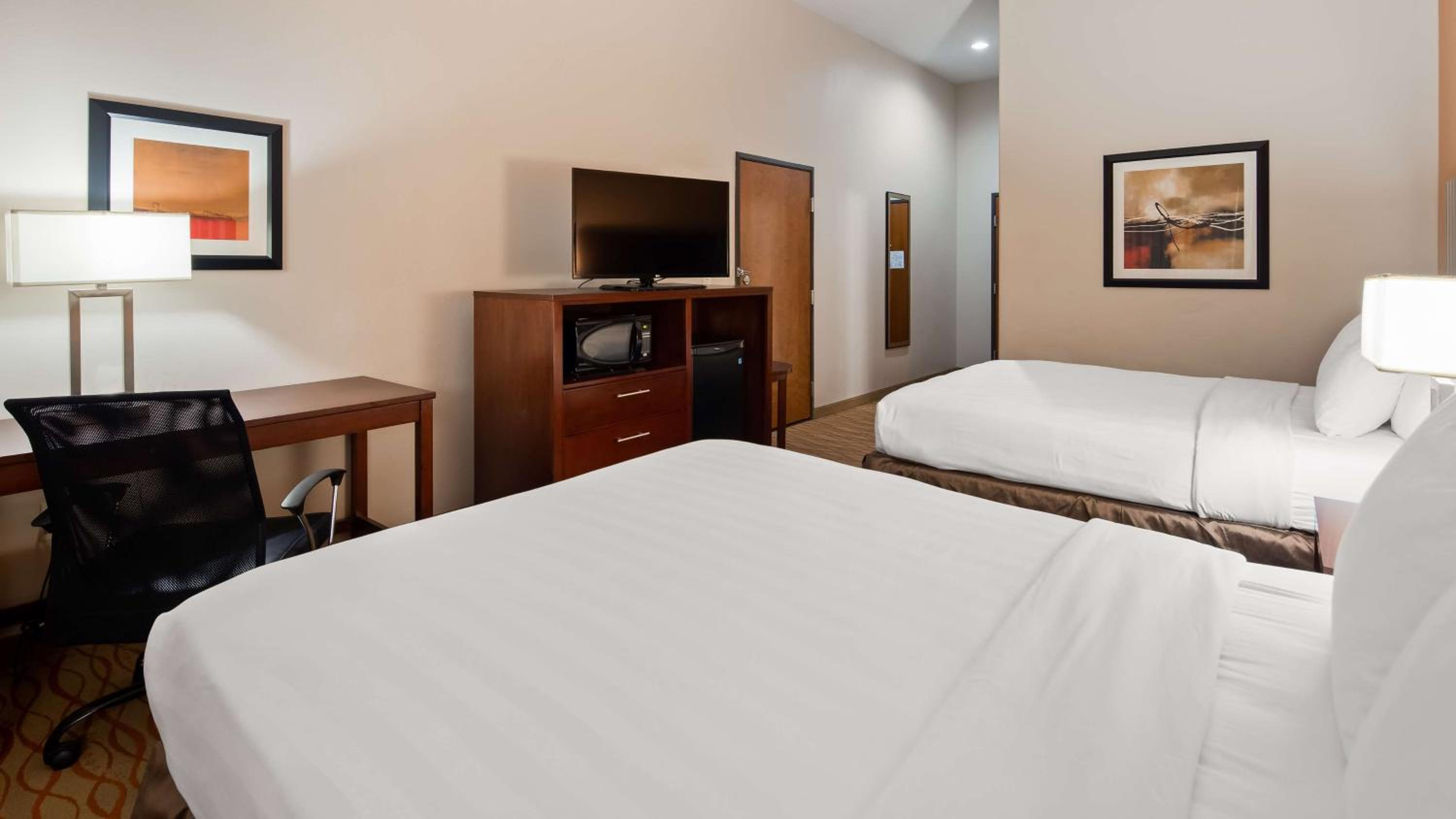 Queen Room with Two Queen Beds - Disability Access