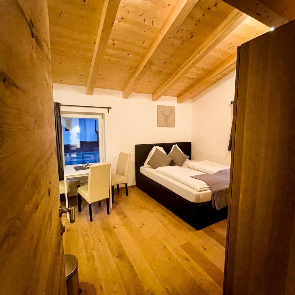 Studio Apartment photo 1