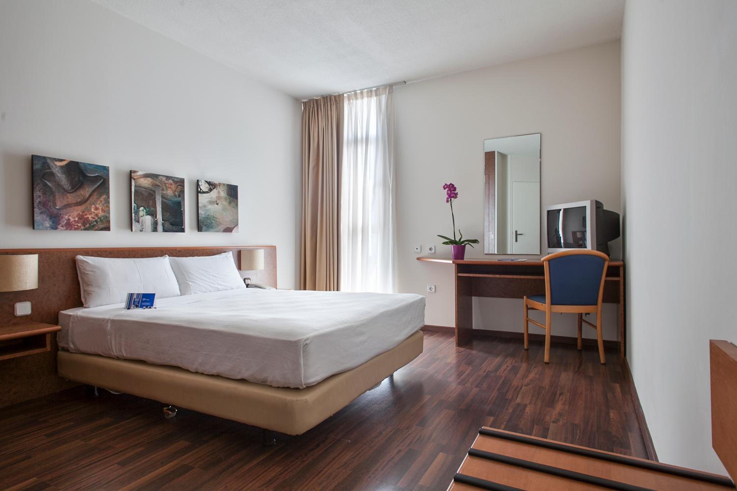 Double Room - Photo 4