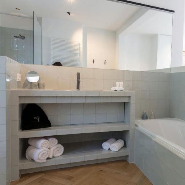 Deluxe Double Room with Bath photo 2
