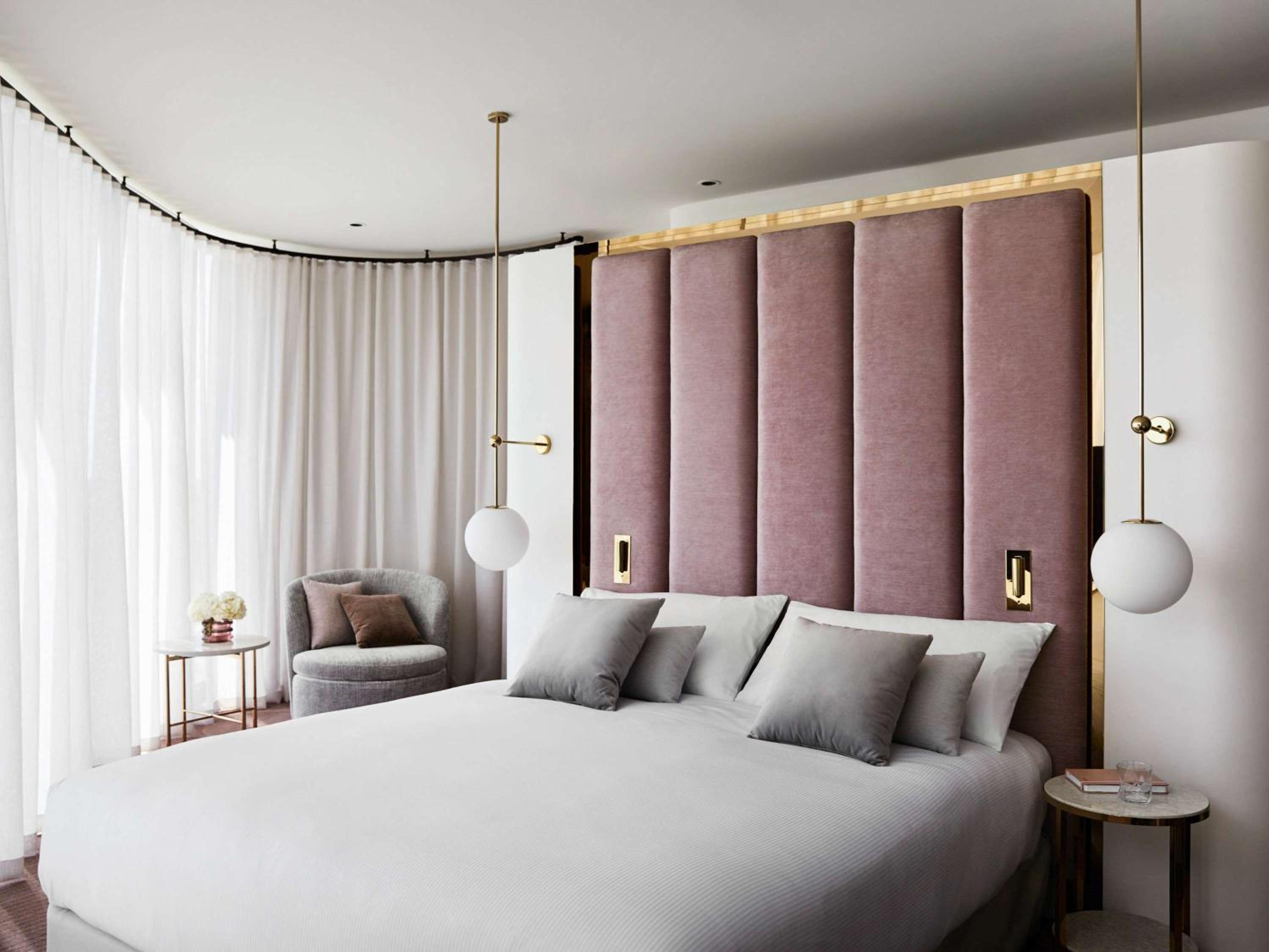 Deluxe King Suite - Photo 4