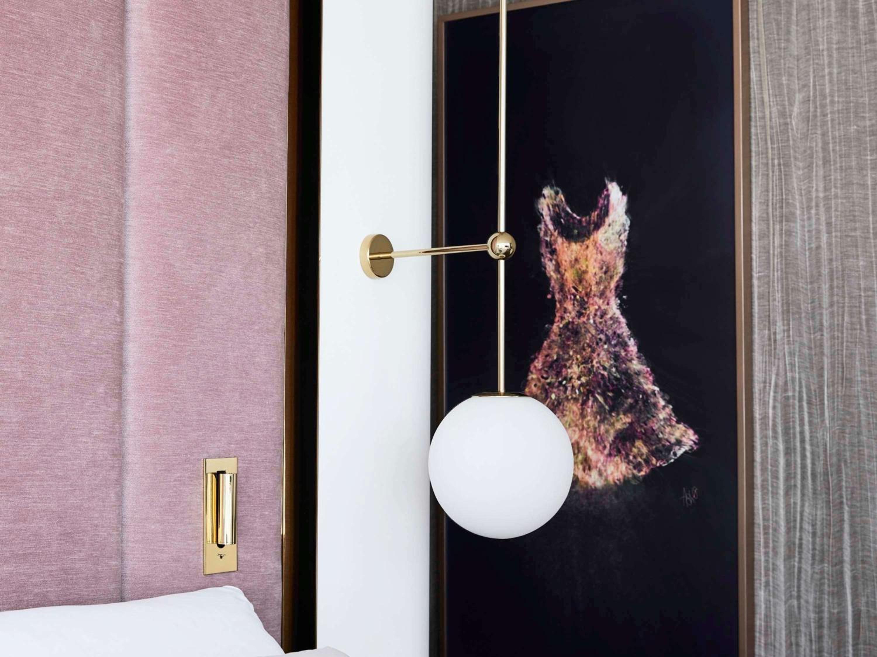 Deluxe King Suite - Photo 2