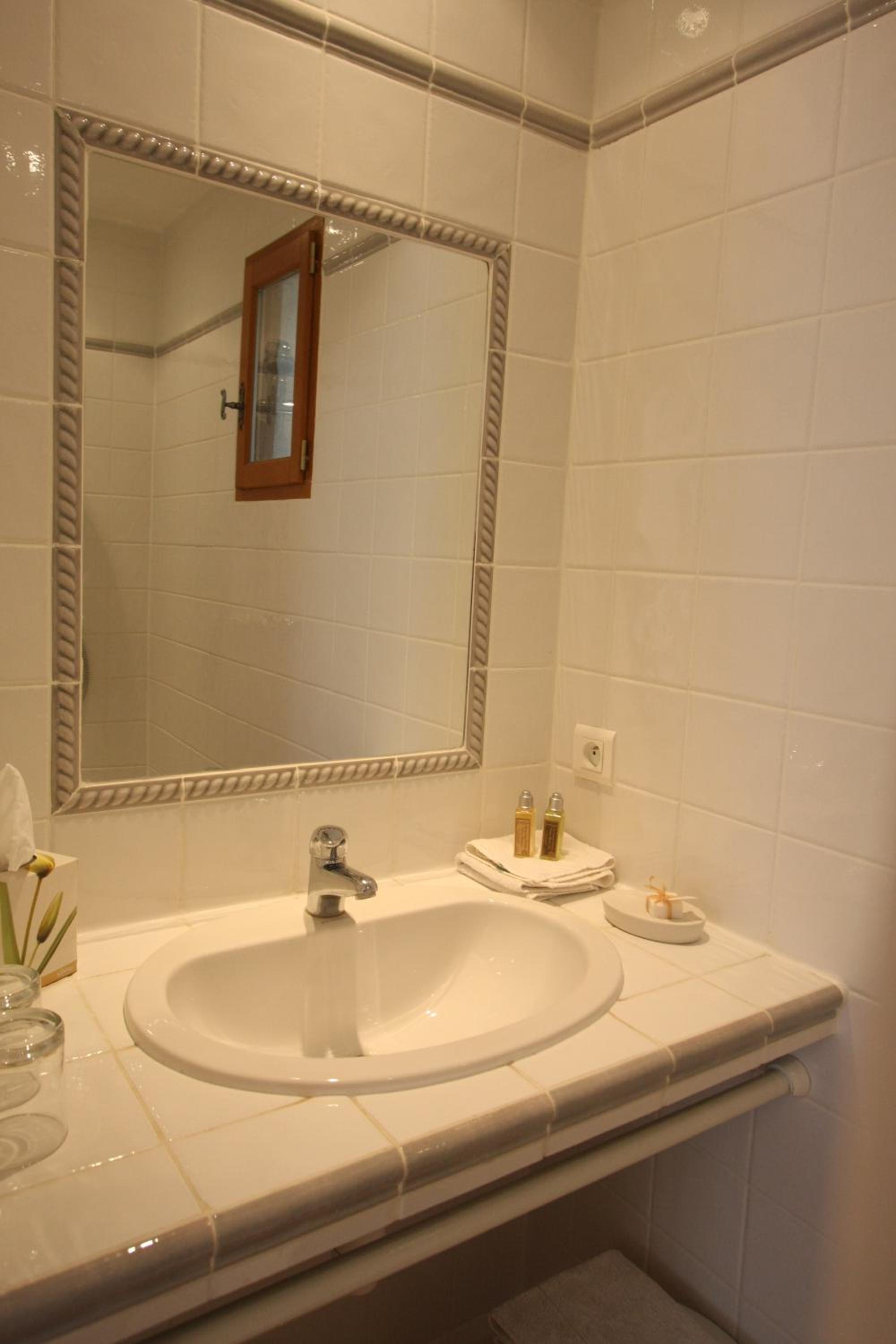 Twin Room with Terrace photo 3