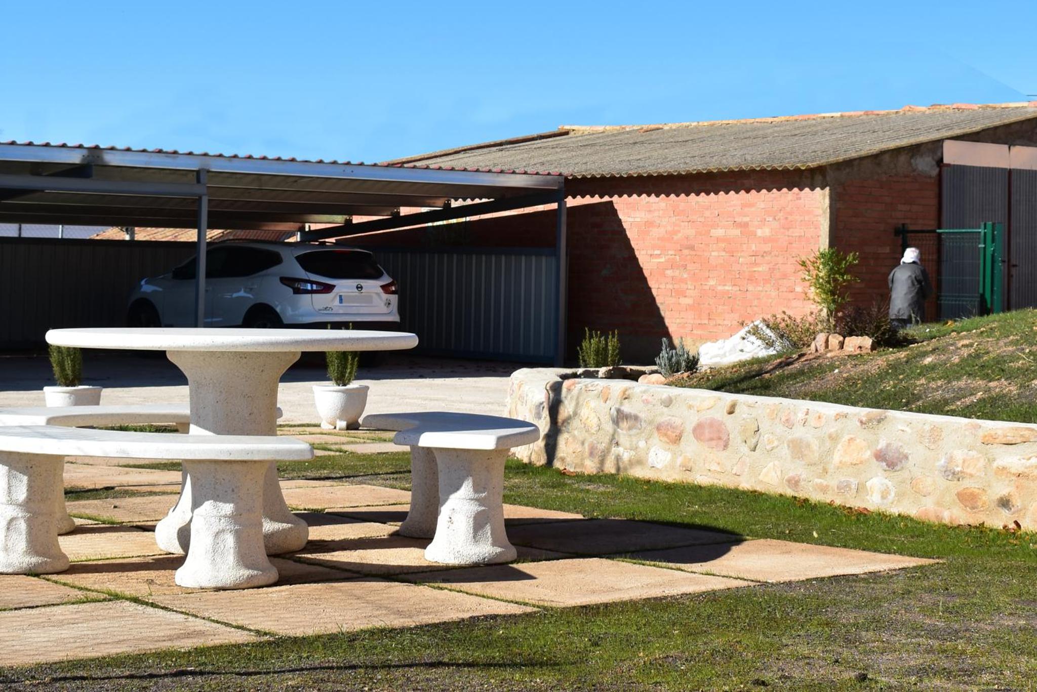 Four-Bedroom House - Photo 15