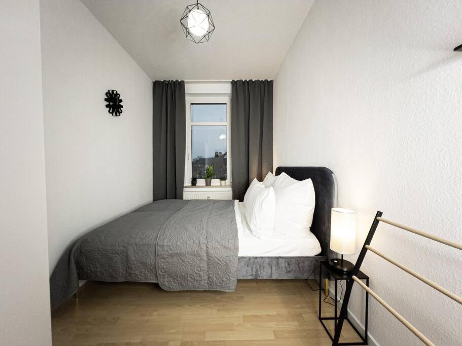 Two-Bedroom Apartment - Photo 32