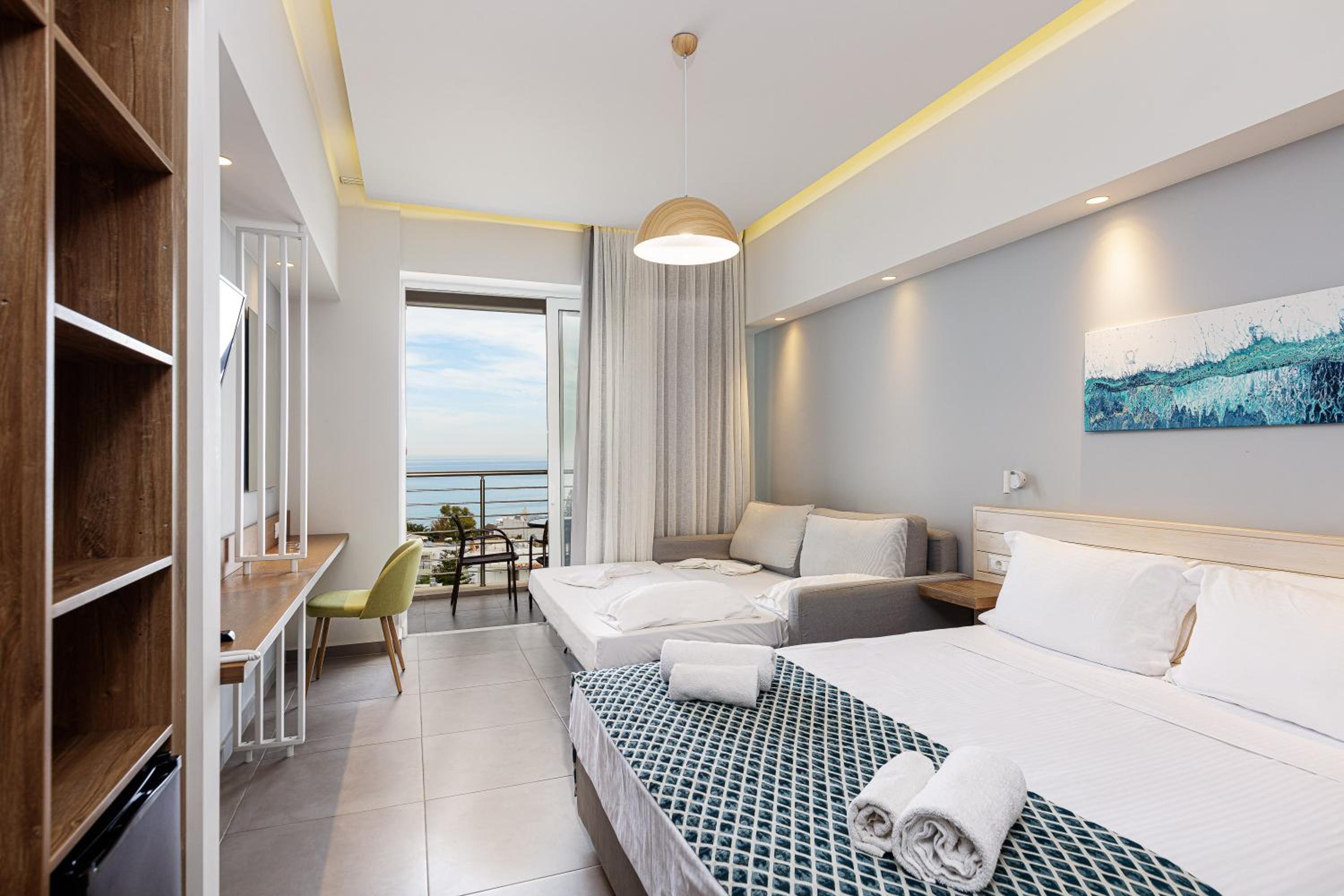 Superior Room with Sea View - Photo 10