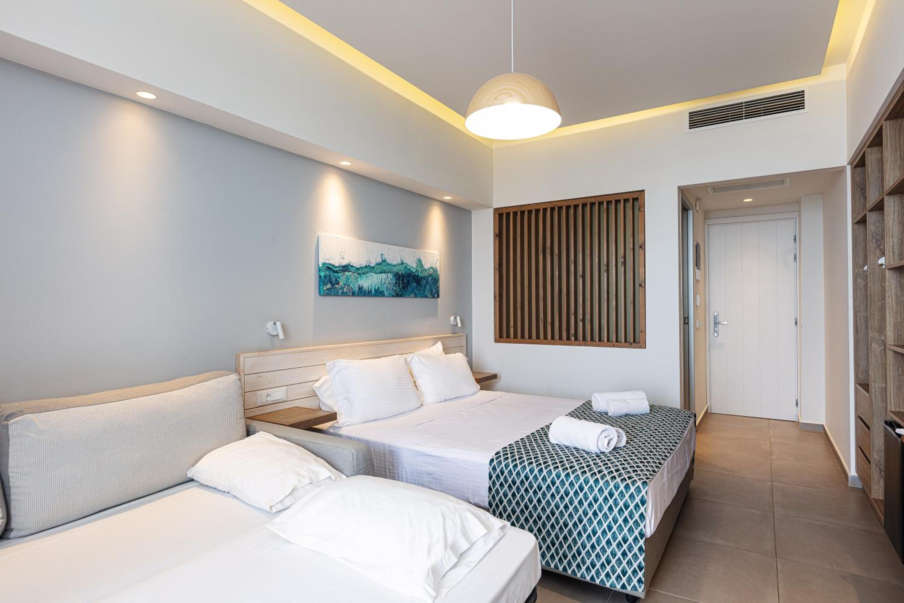 Superior Room with Sea View - Photo 19