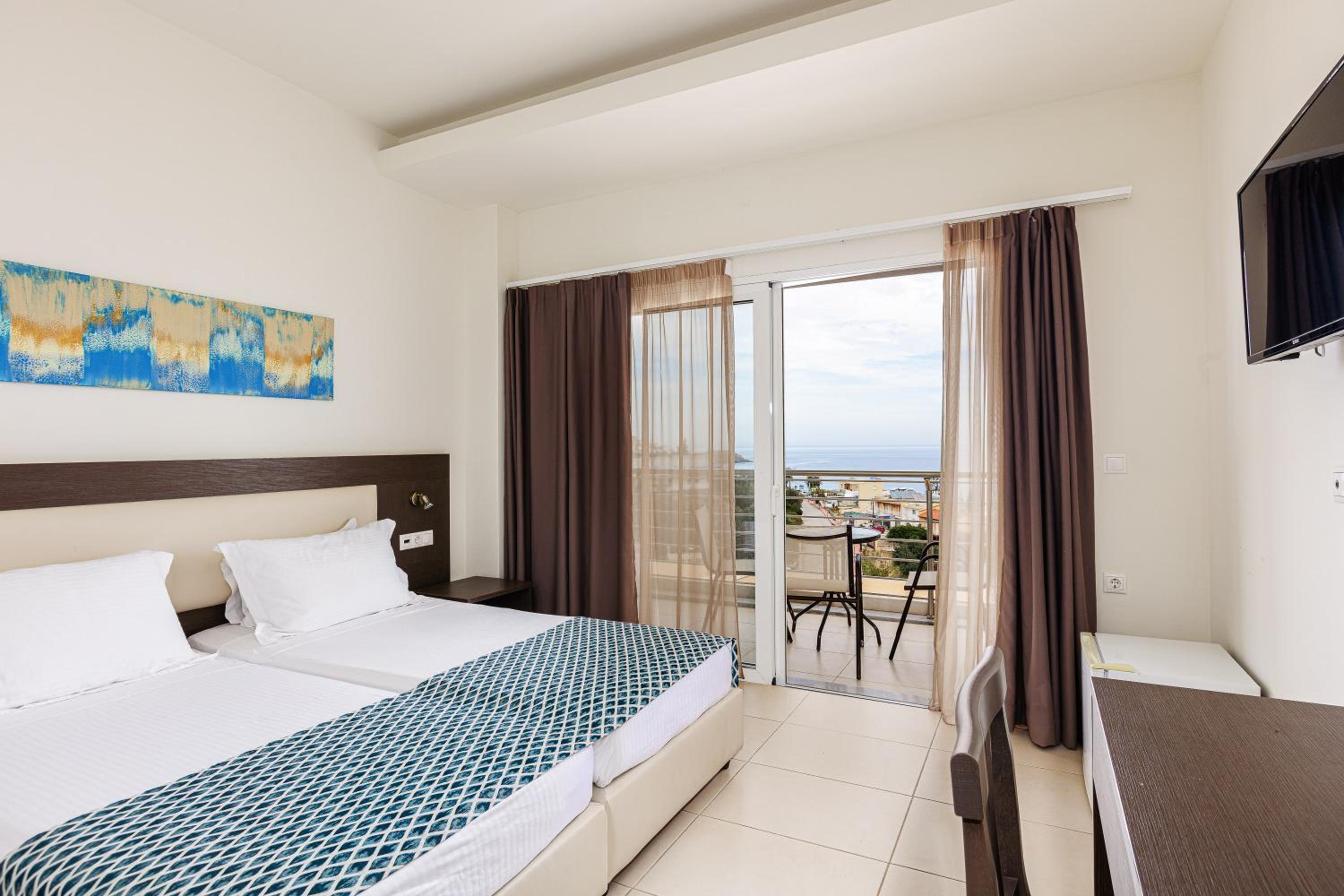 Superior Room with Sea View - Photo 21