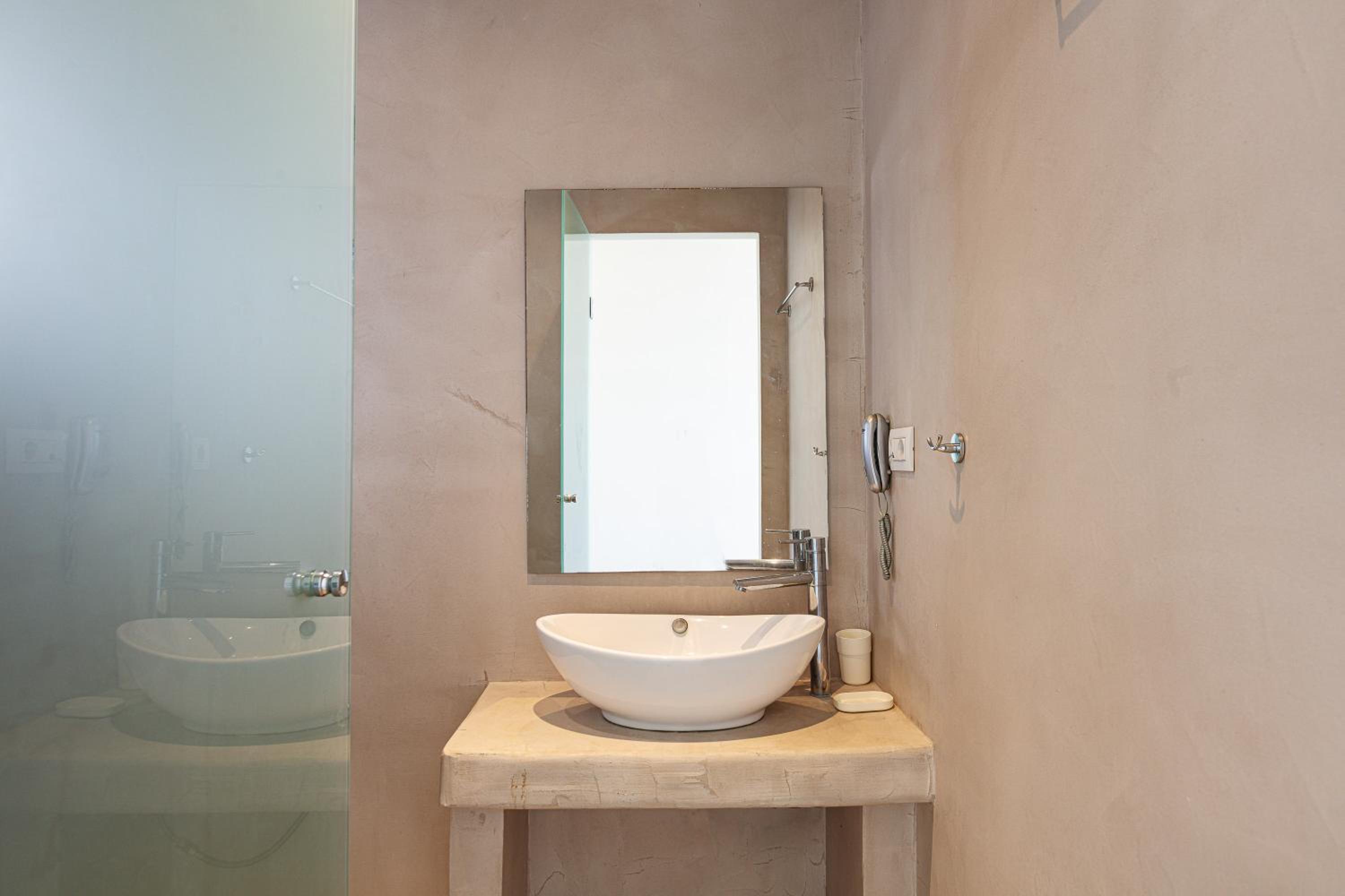 Superior Room with Sea View - Photo 24