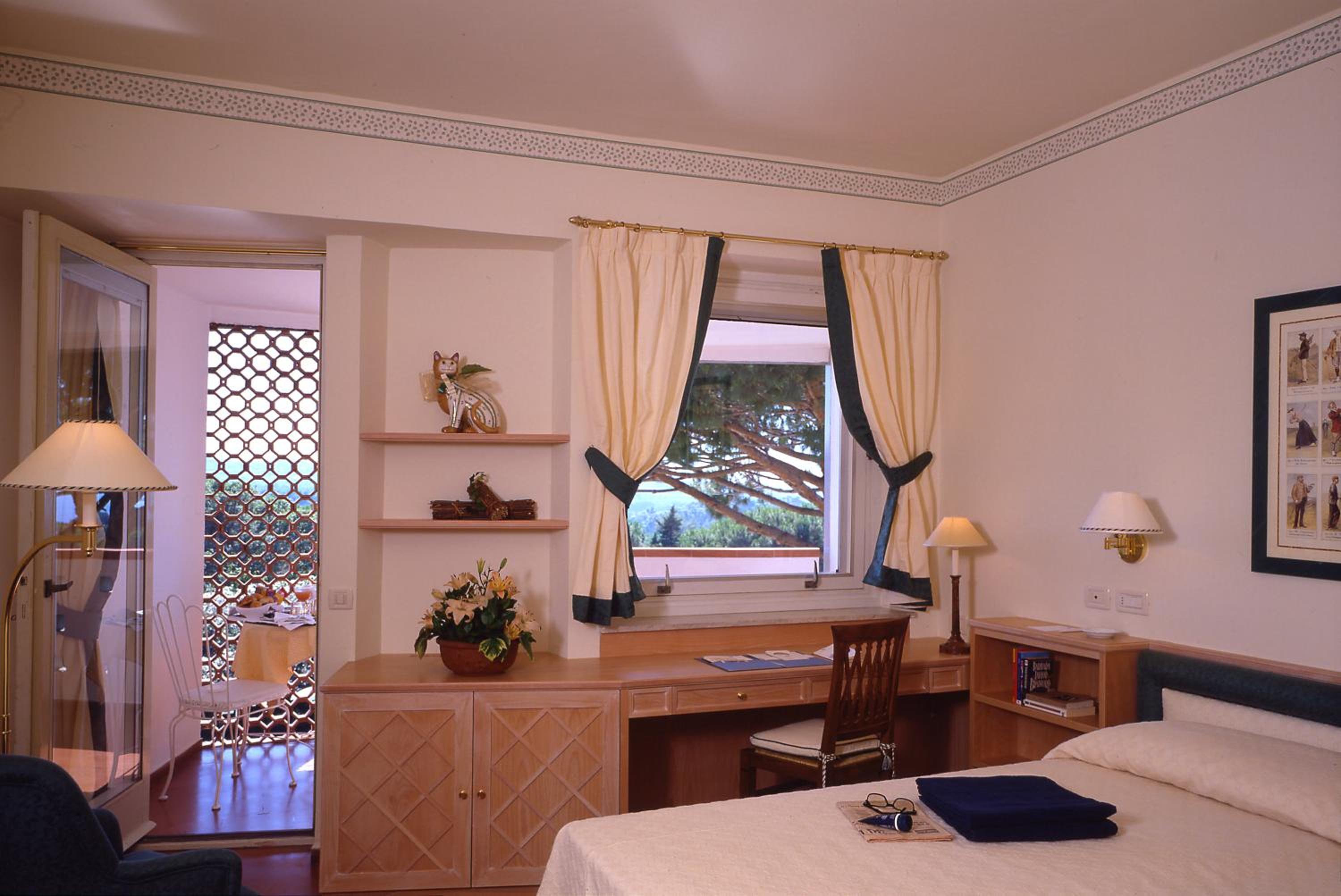 Double or Twin Room with Partial Sea View - Photo 4