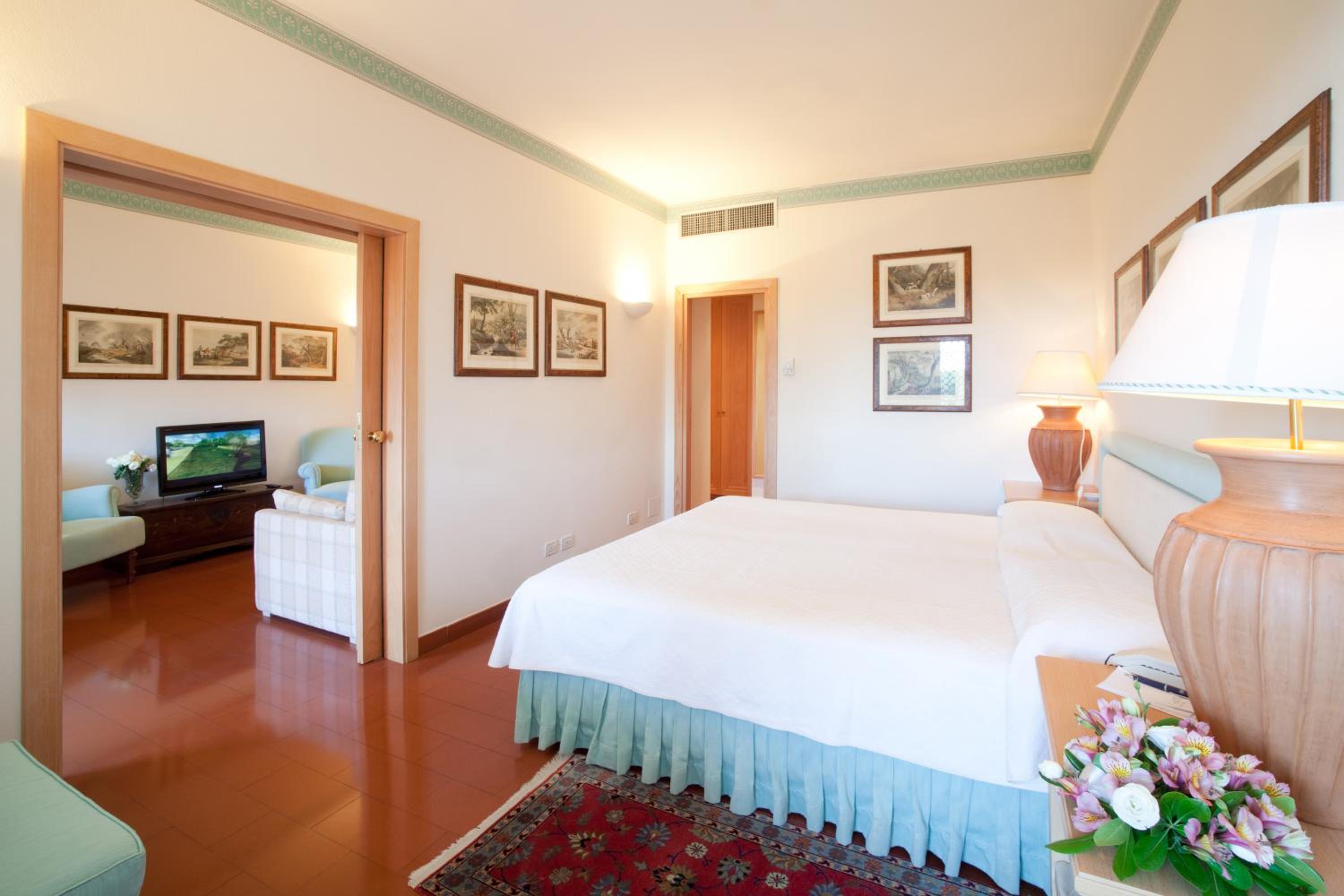 Junior Suite with Partial Sea View photo 3