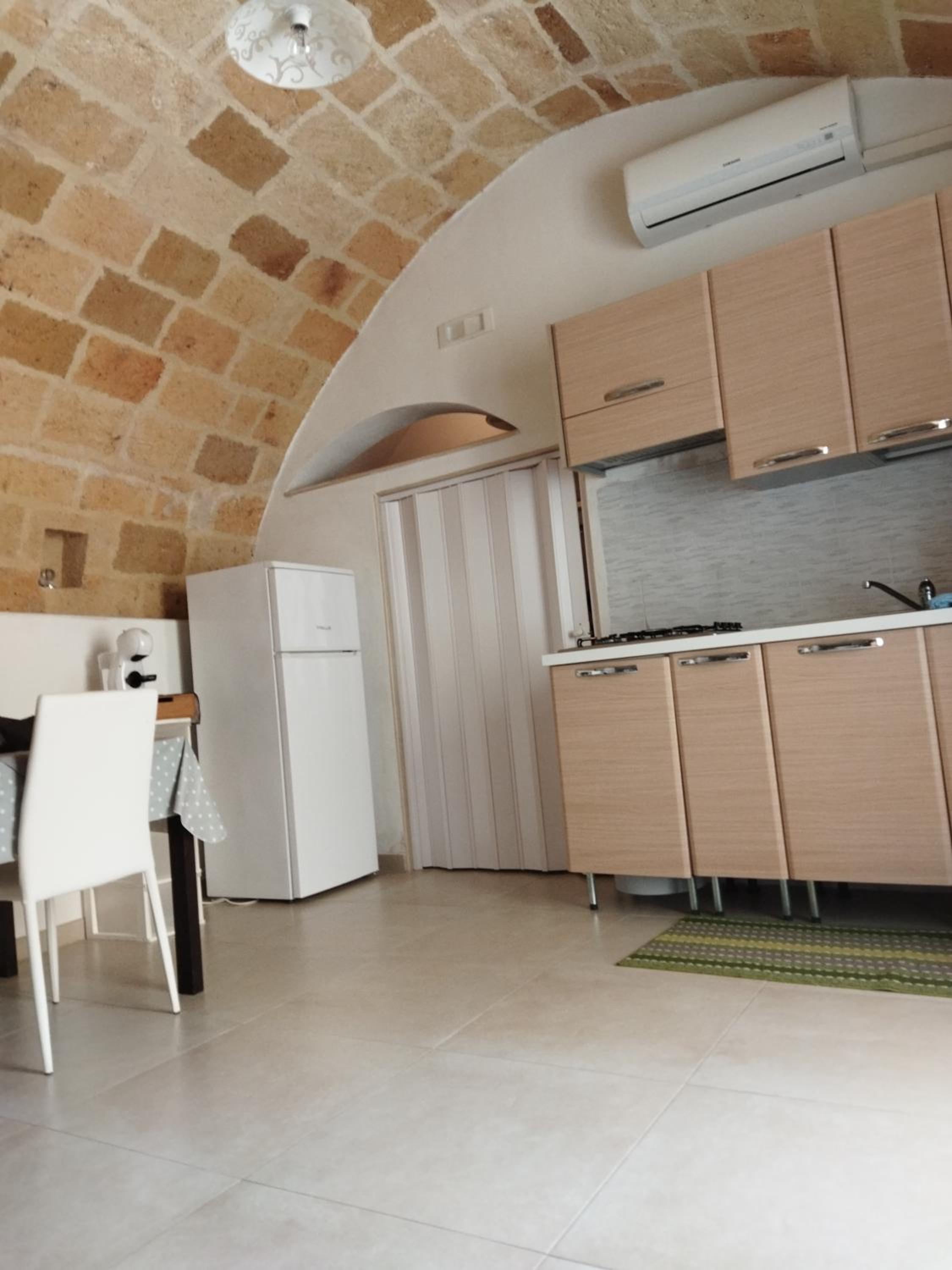 One-Bedroom Apartment - Photo 4