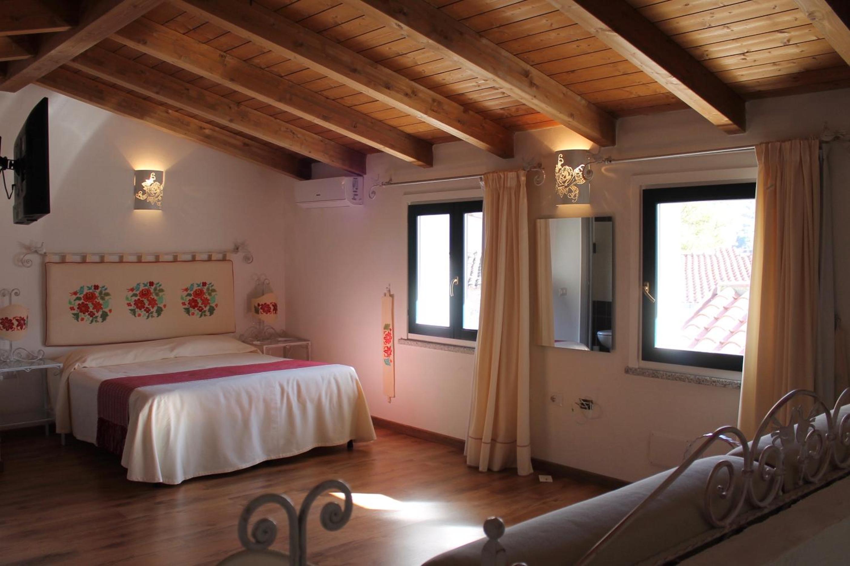 Deluxe Triple Room - Photo 1