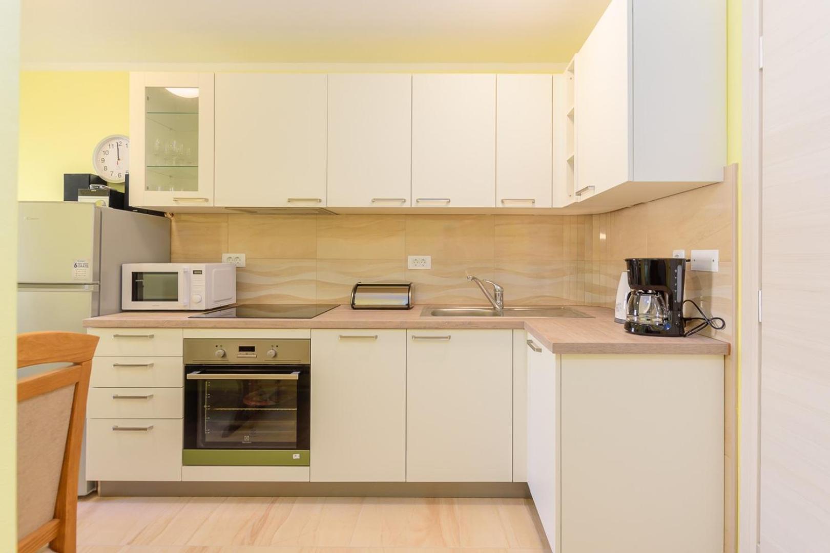 Apartment with Terrace photo 2