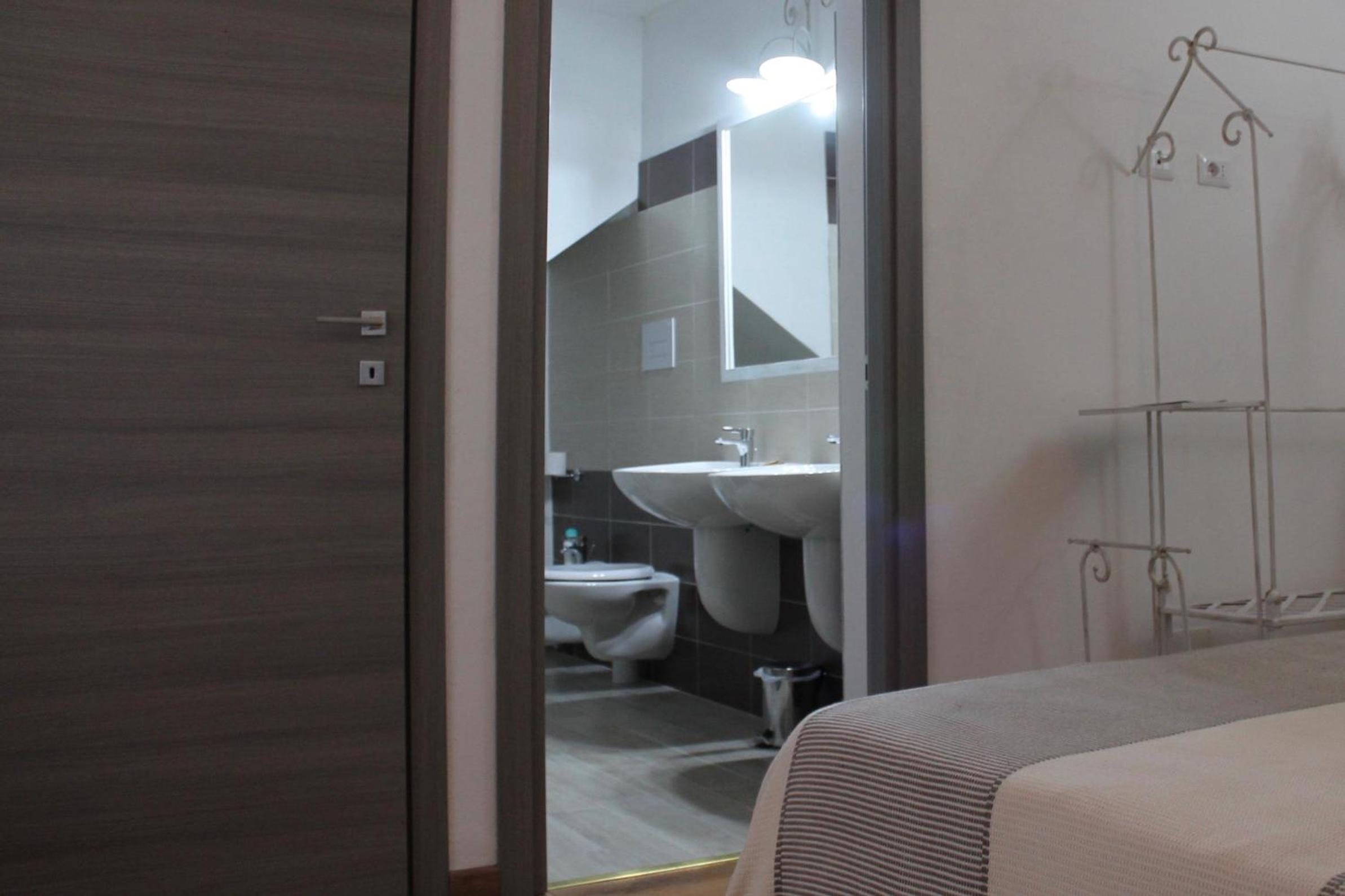 Deluxe Double or Twin Room - Photo 3