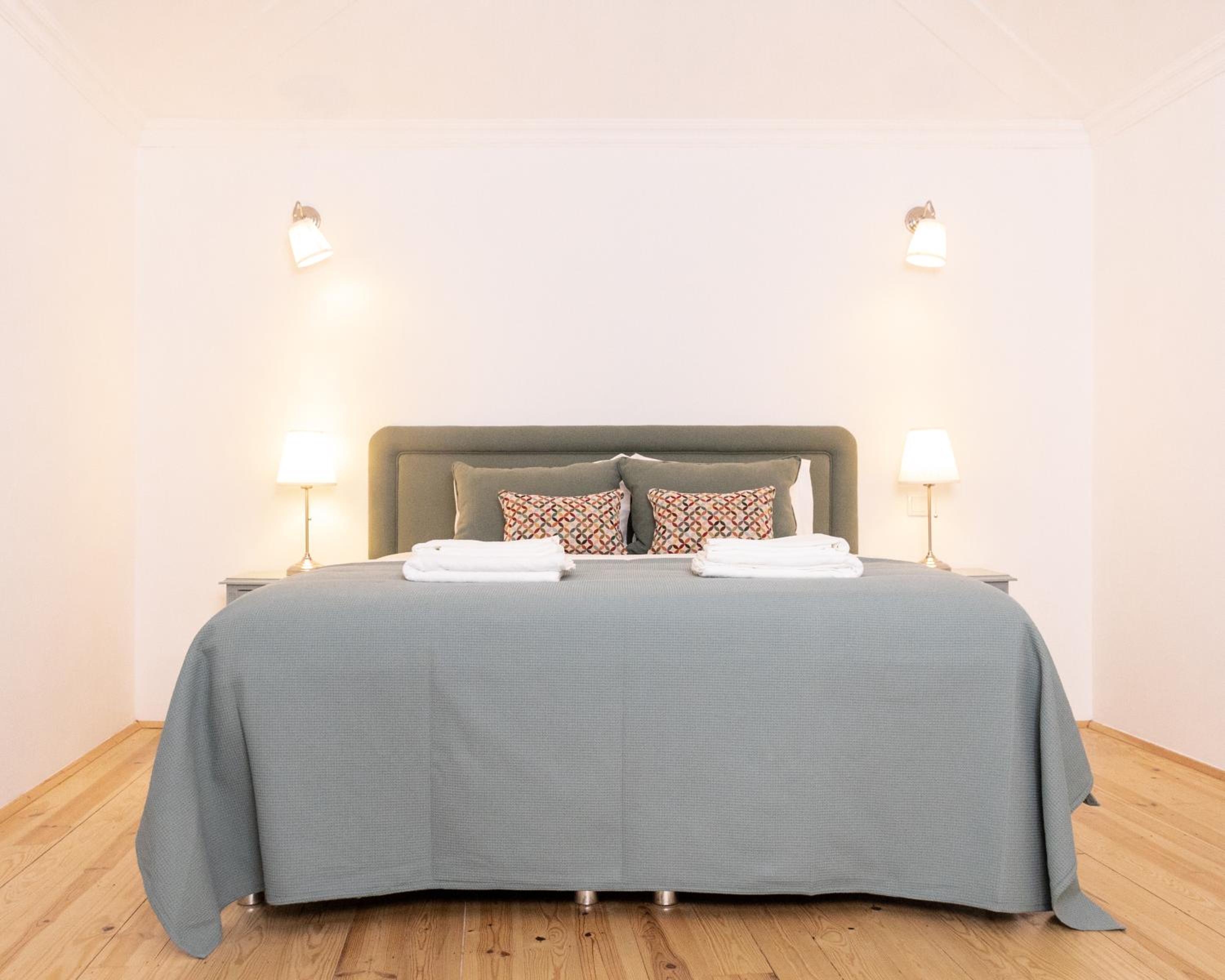 Deluxe Double or Twin Room with City View - Photo 1
