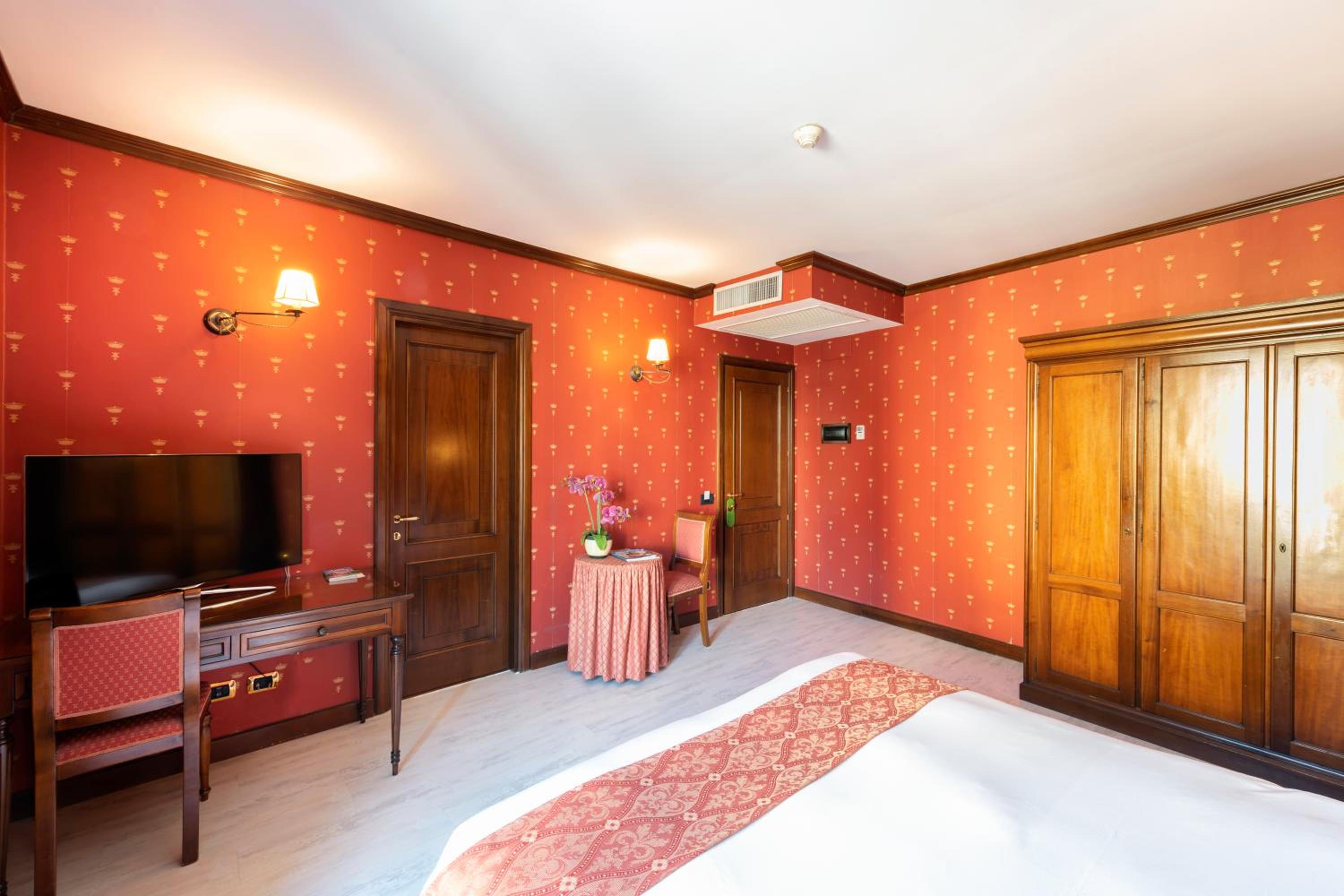 Double Room with Lake View and Terrace