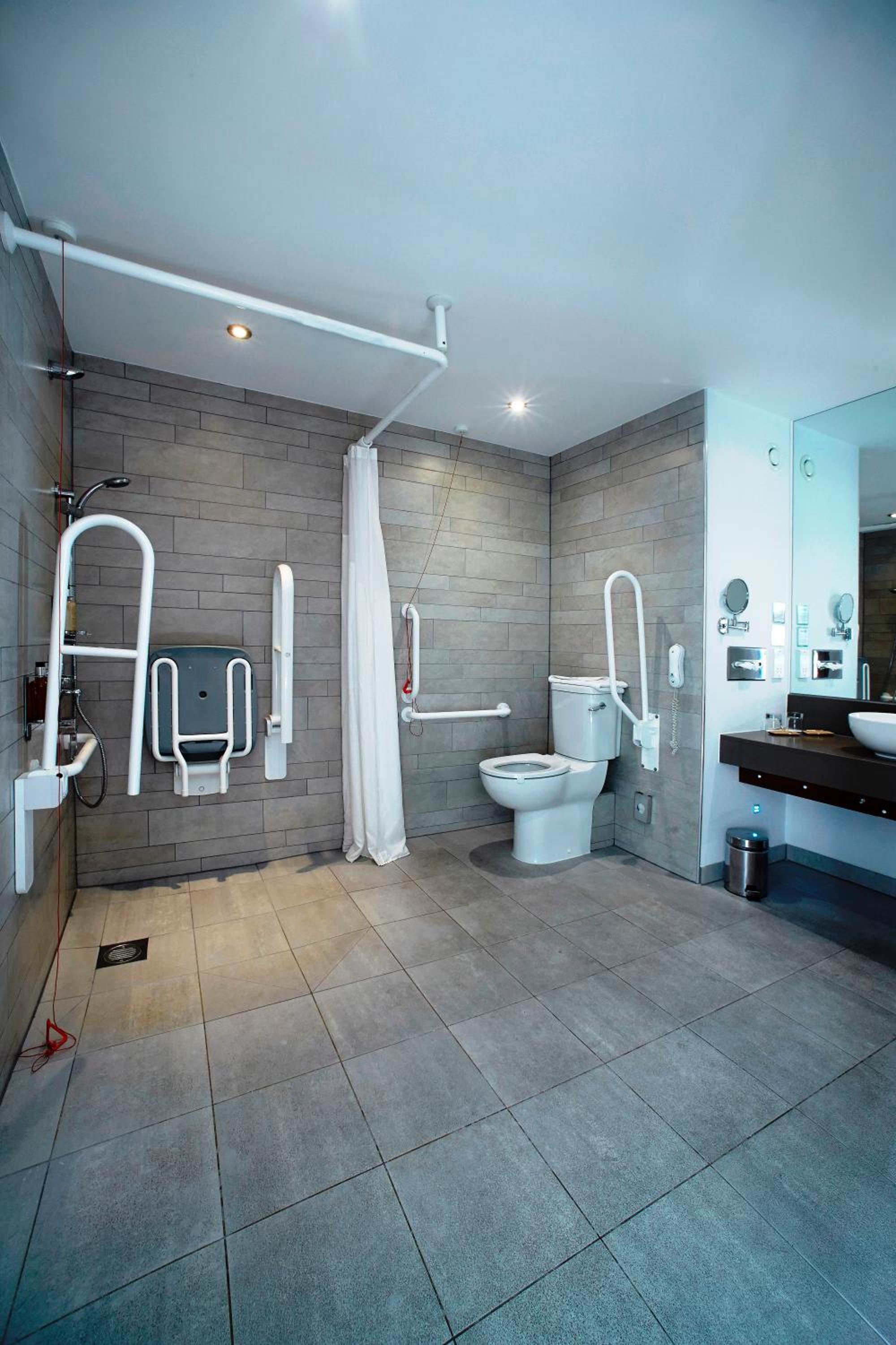 Standard Double Room - Disability Access - Photo 2