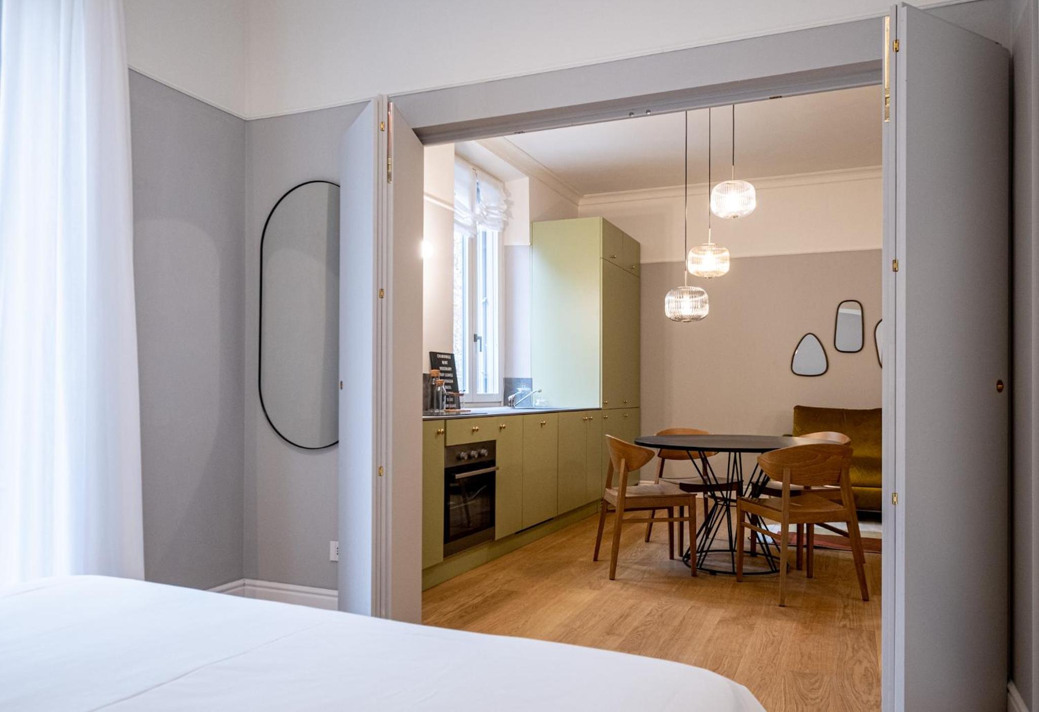 One-Bedroom Apartment