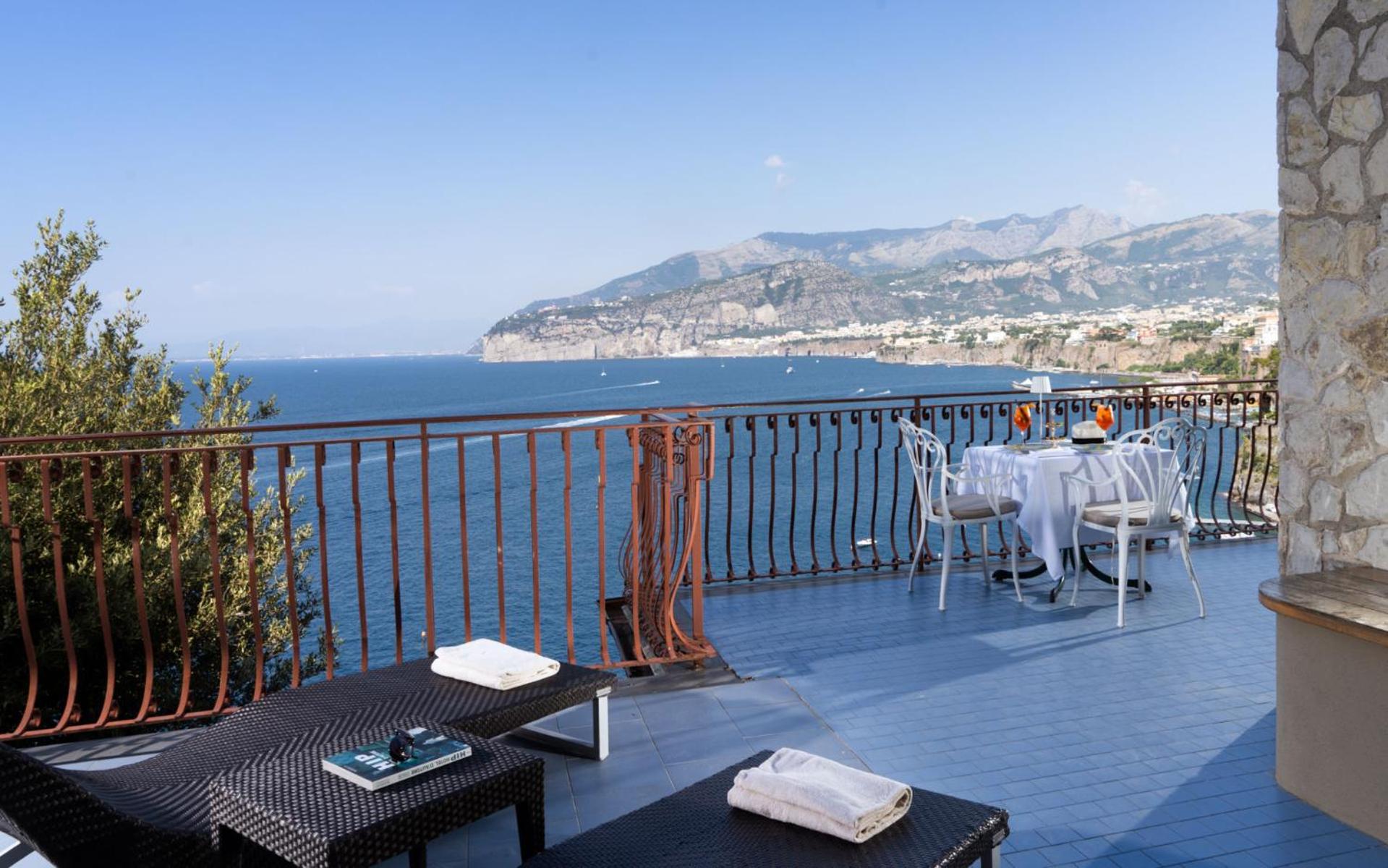 King Suite with Spa Bath with Terrace and Sea View - Photo 5