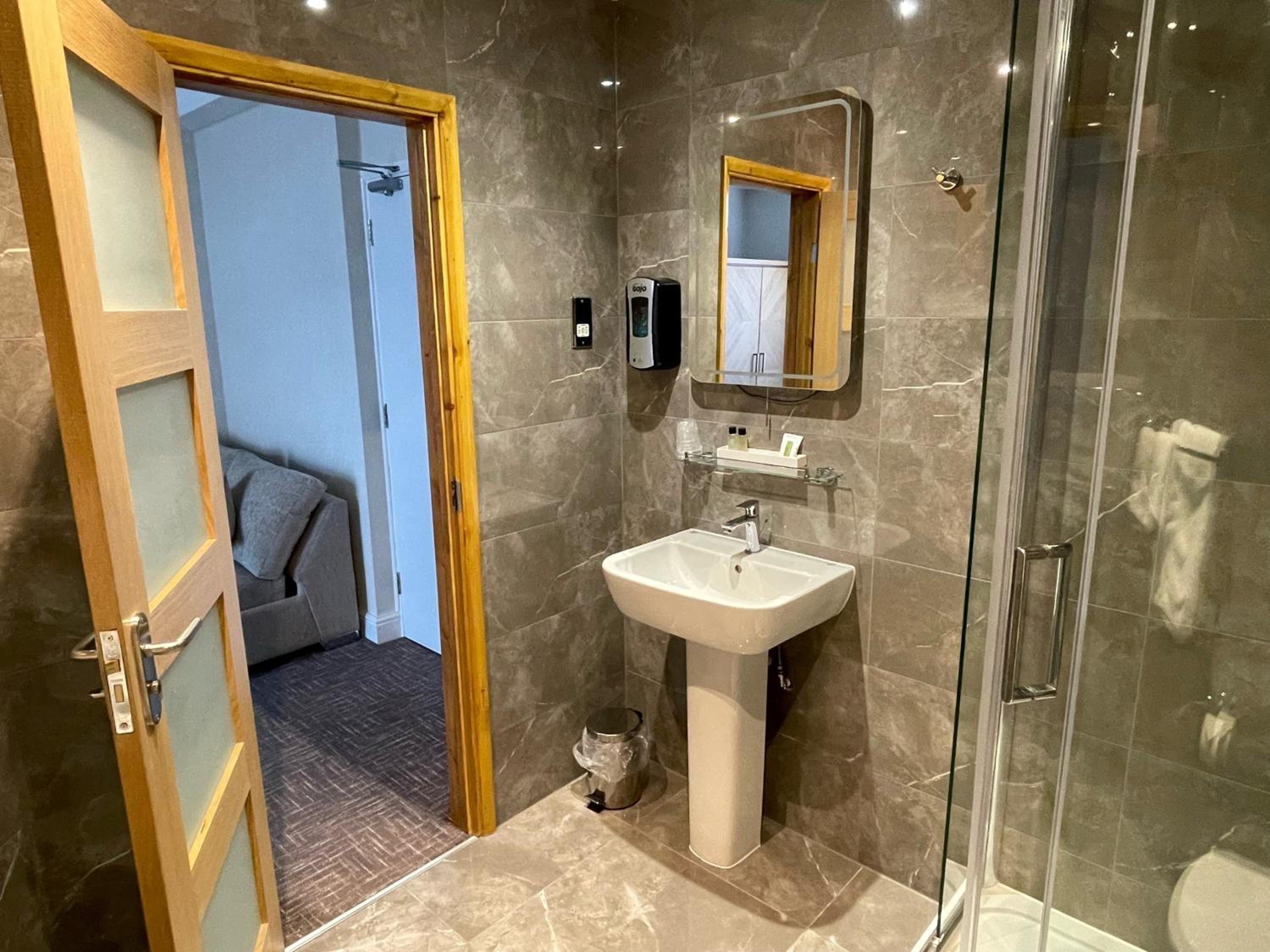 Executive Double Room - Non-Smoking - Photo 12
