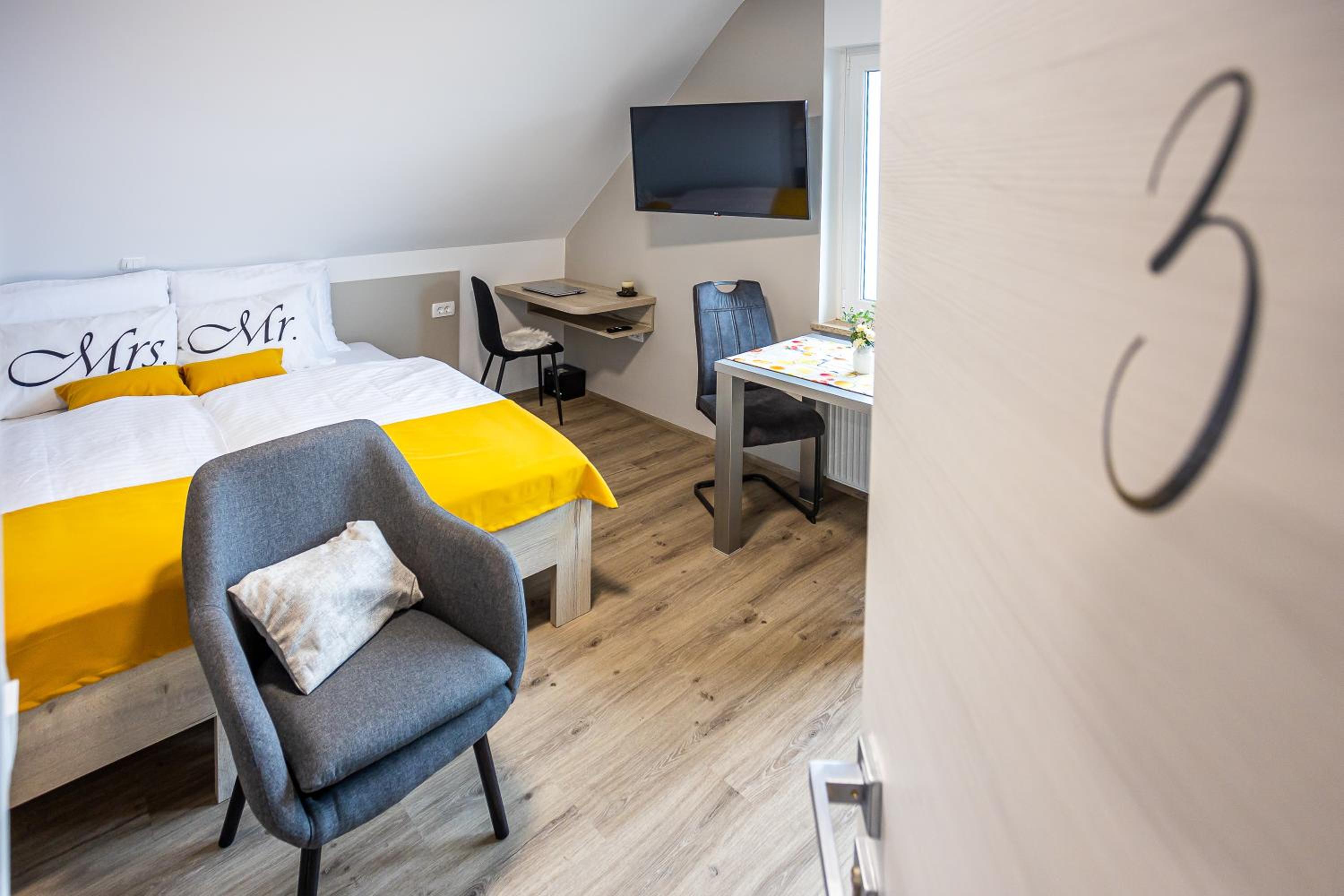 Studio Apartment with Balcony
