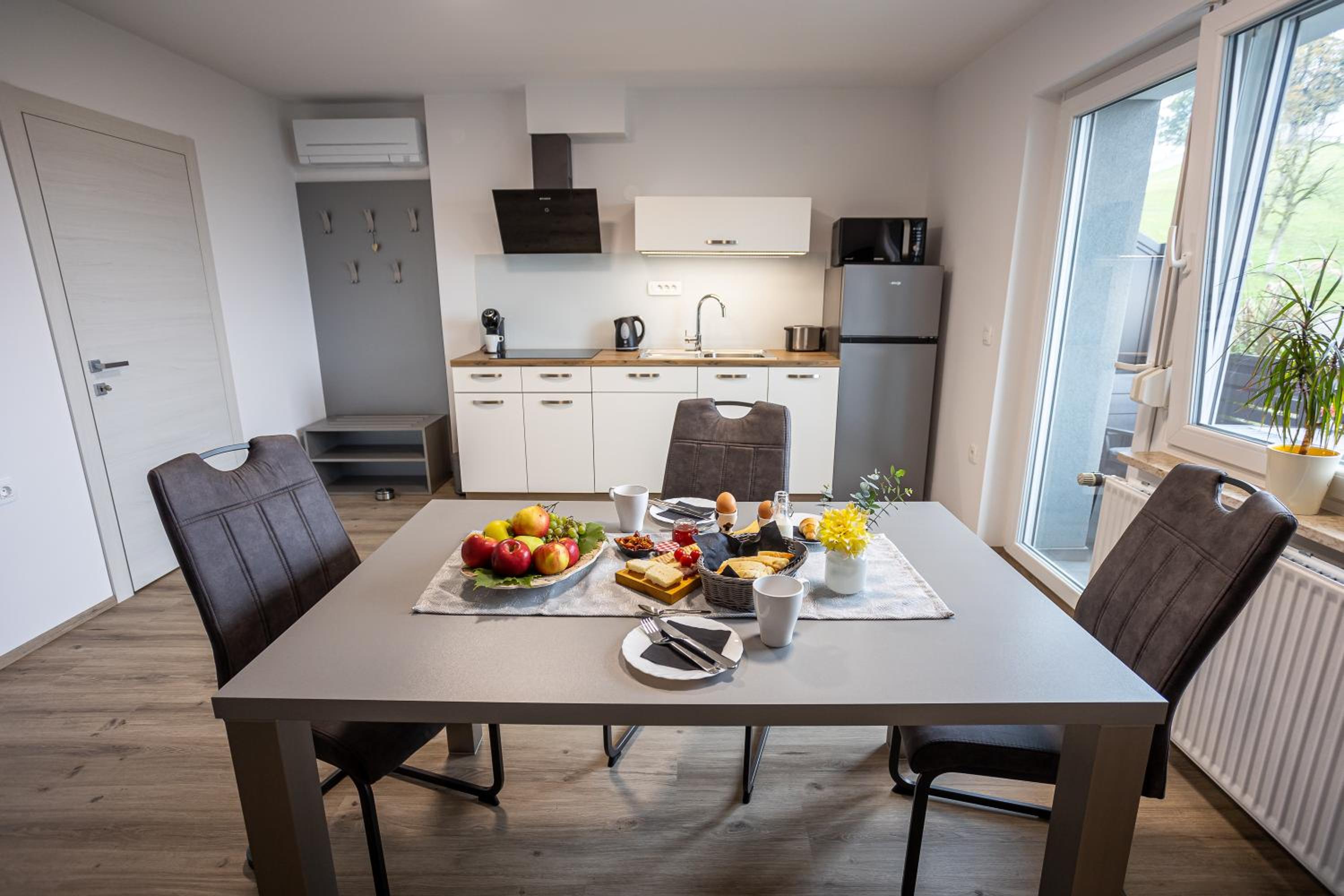 One-Bedroom Apartment with Balcony - Photo 6