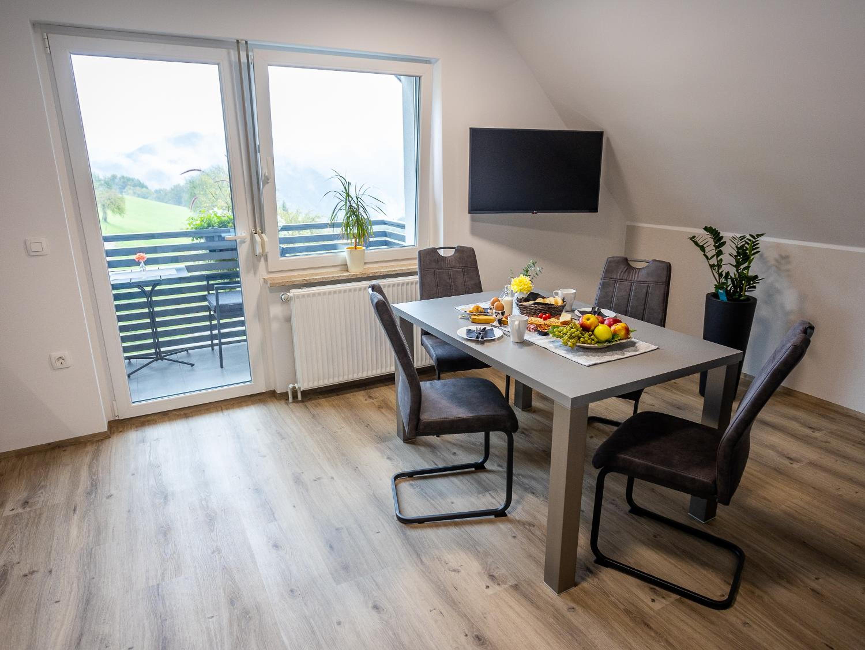 One-Bedroom Apartment with Balcony - Photo 15