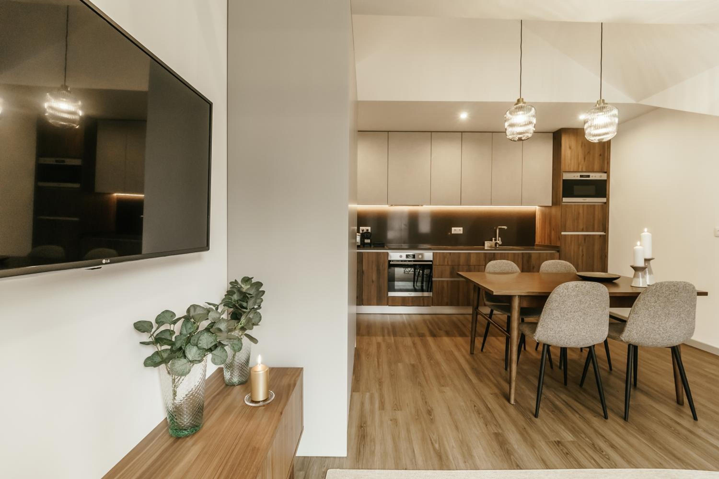 One-Bedroom Apartment - Photo 6