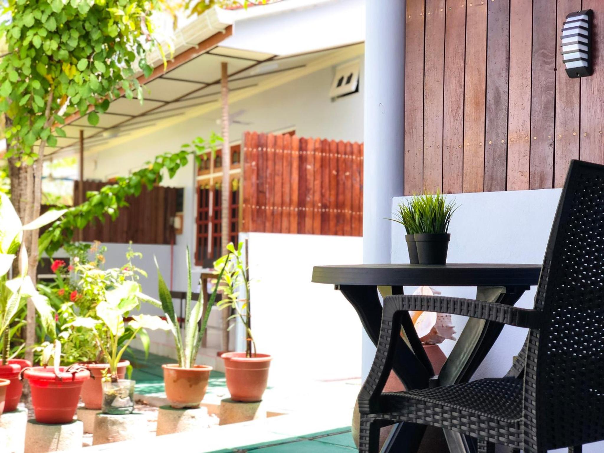 Double Room with Garden View - Photo 10