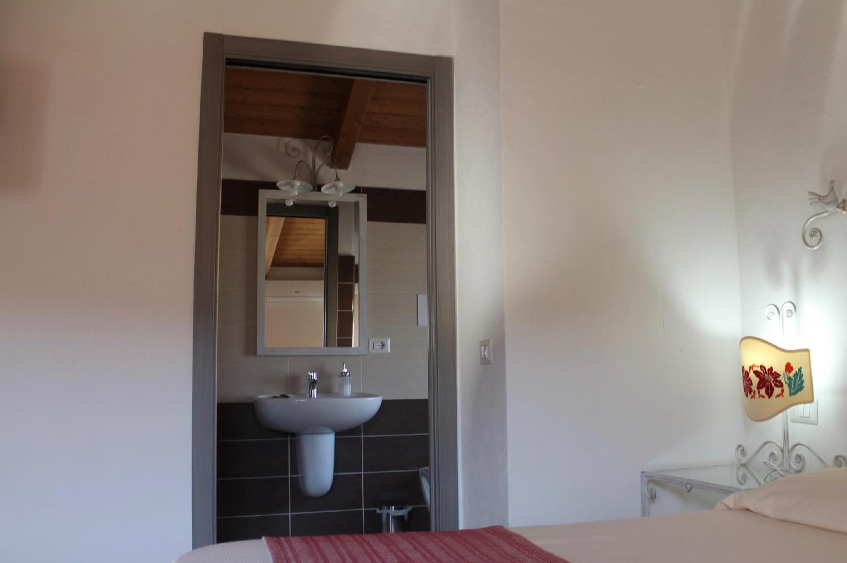 Deluxe Triple Room - Photo 5