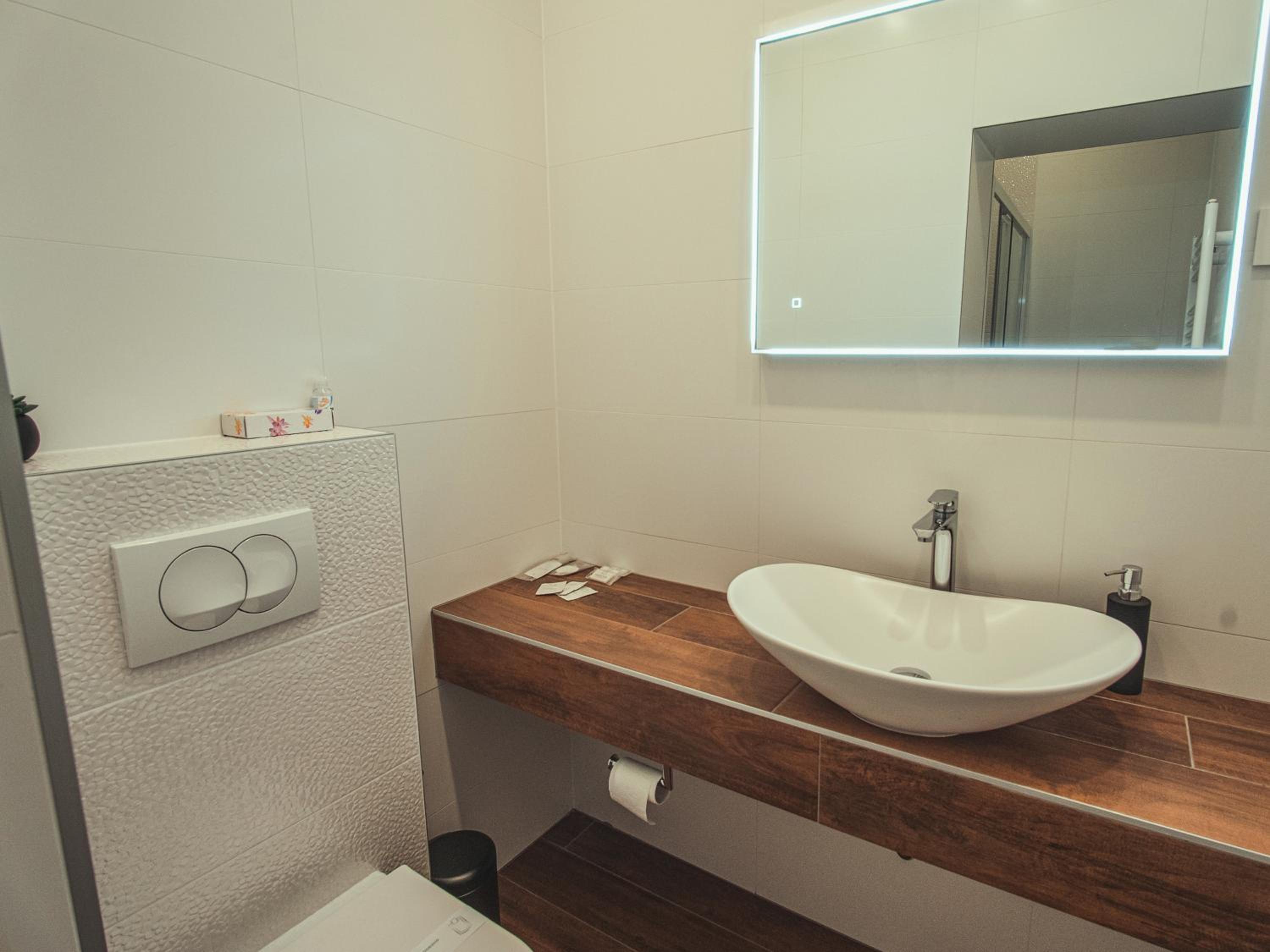 Studio Apartment - Photo 11