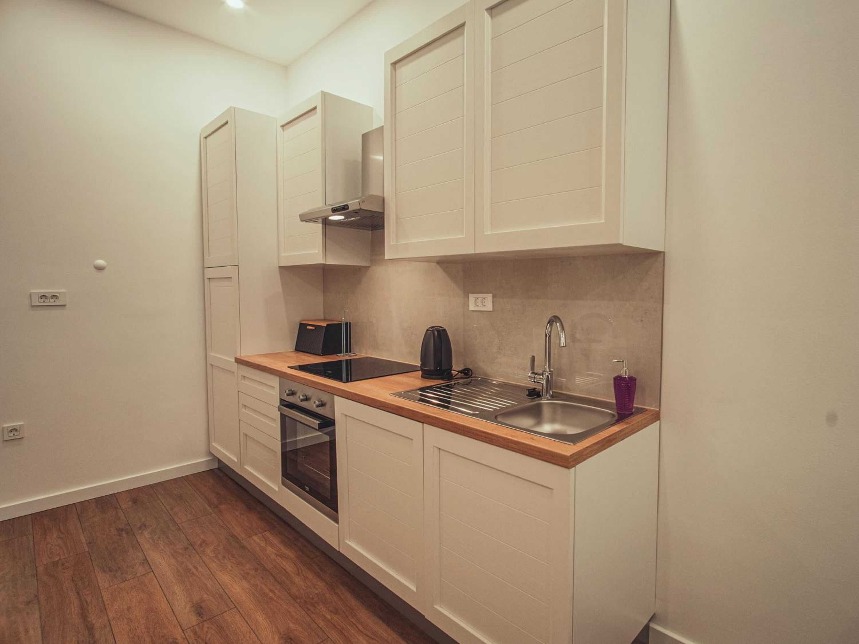Studio Apartment - Photo 12