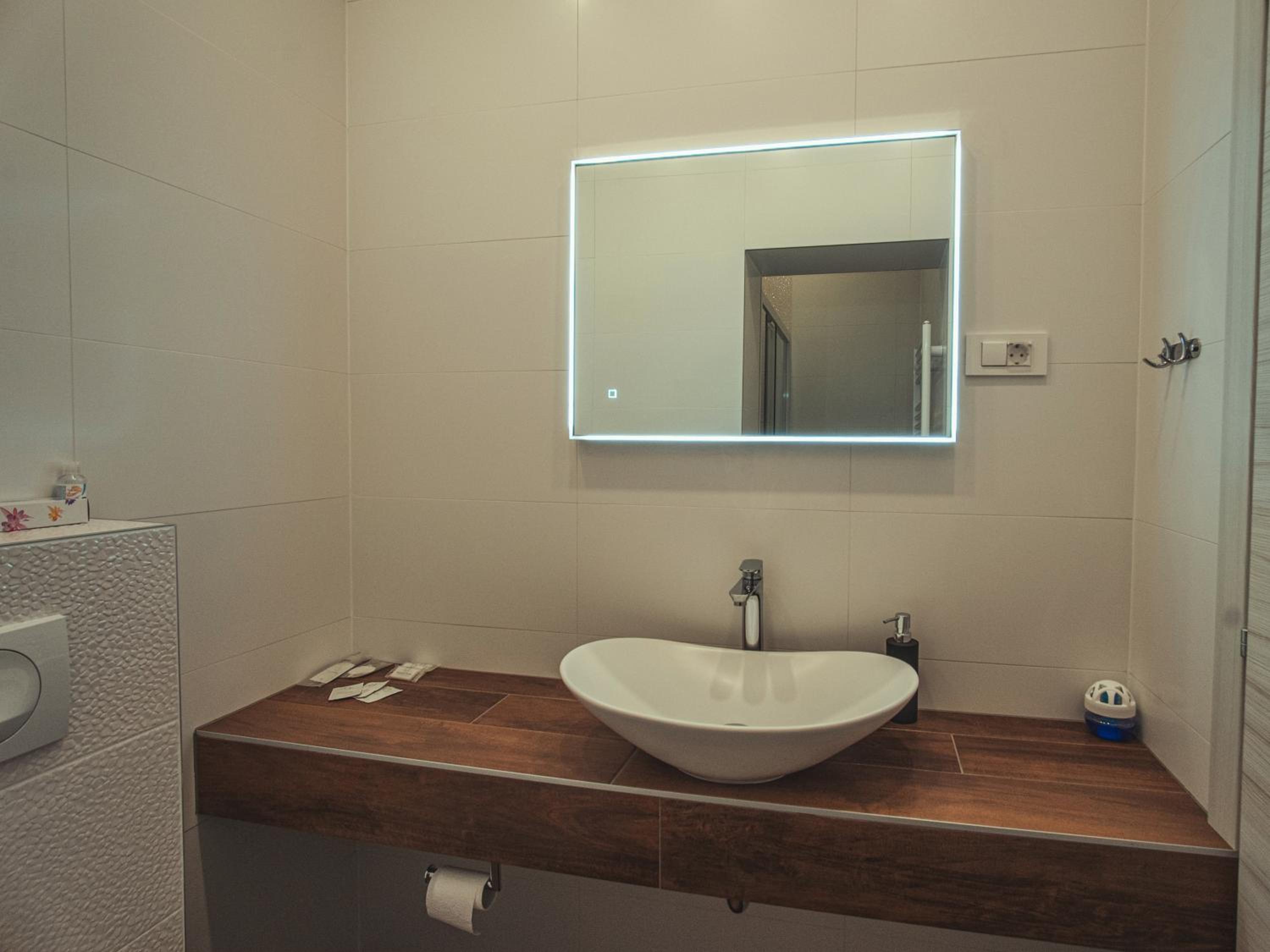 Studio Apartment - Photo 13