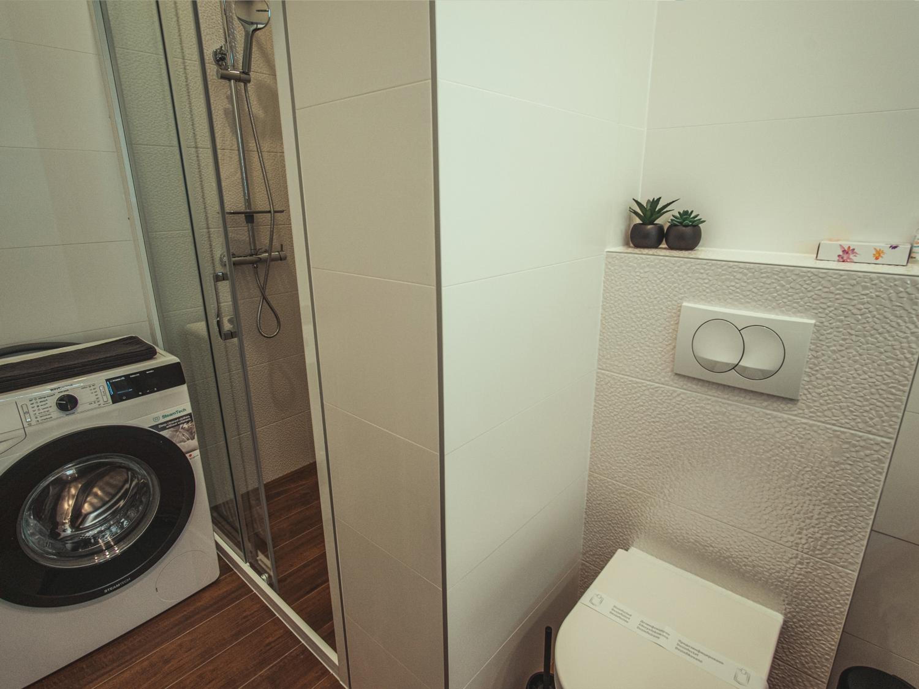 Studio Apartment - Photo 14