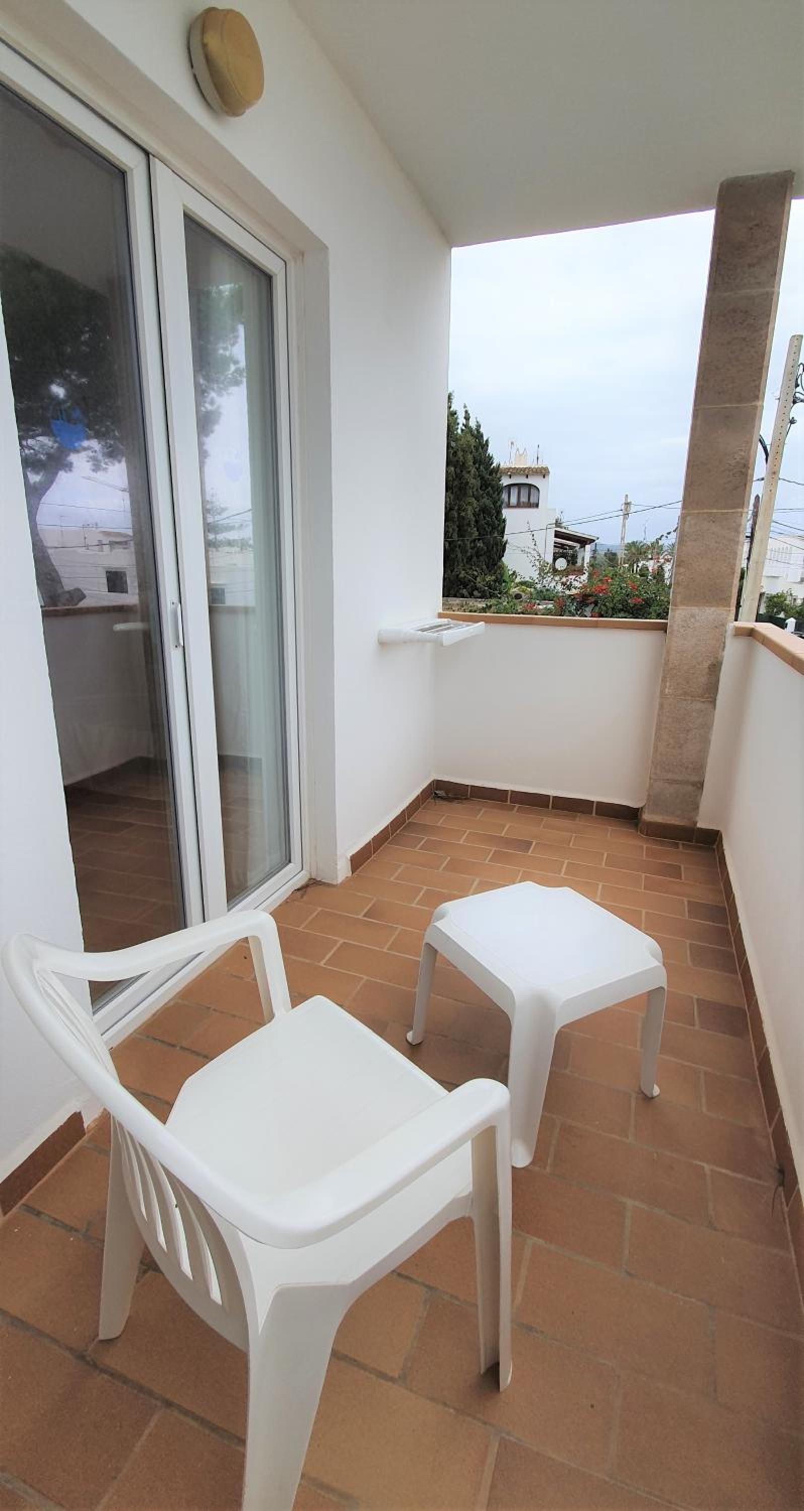 Single Room with Balcony& Street View