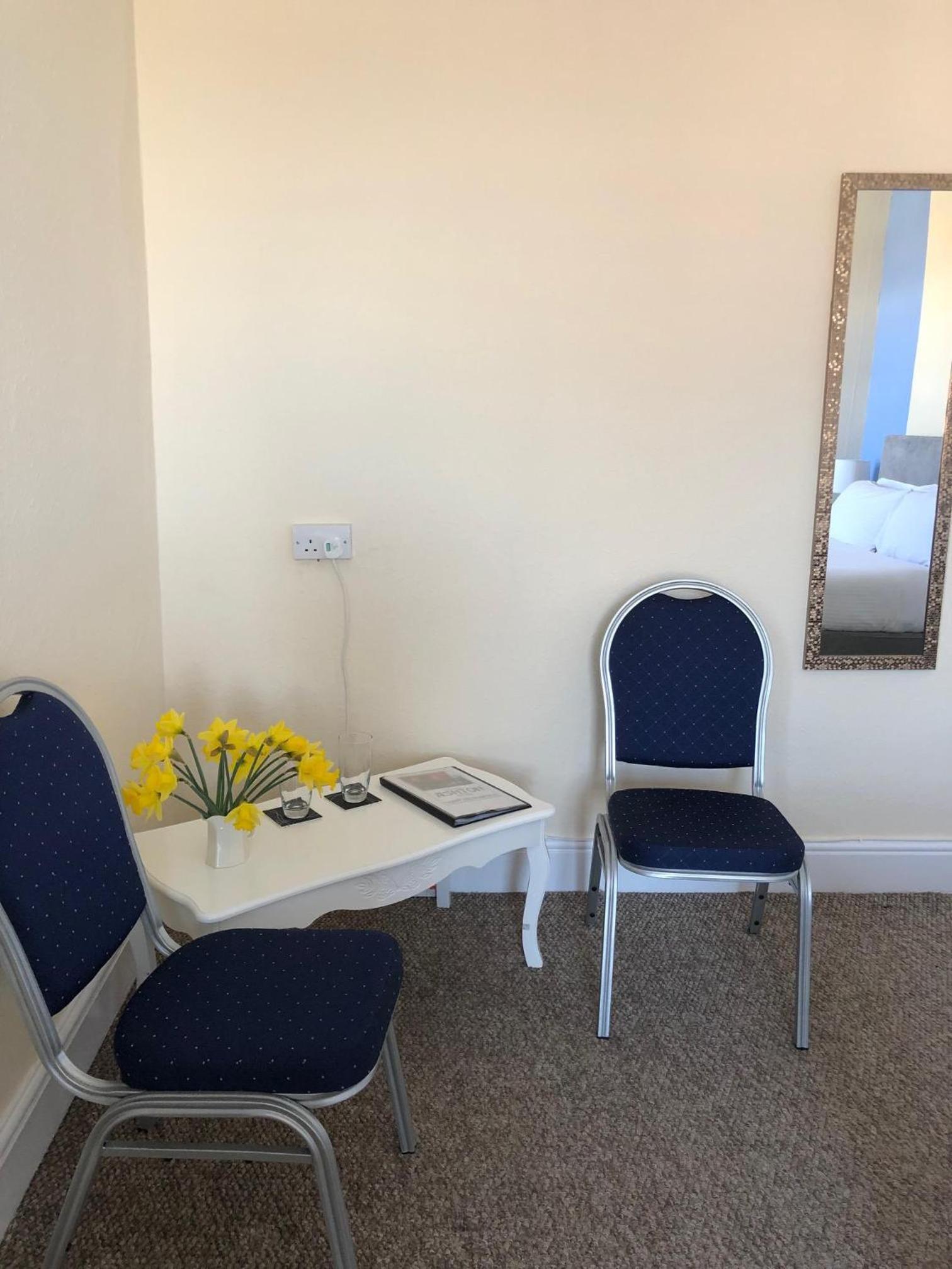 Standard Double Room photo 3