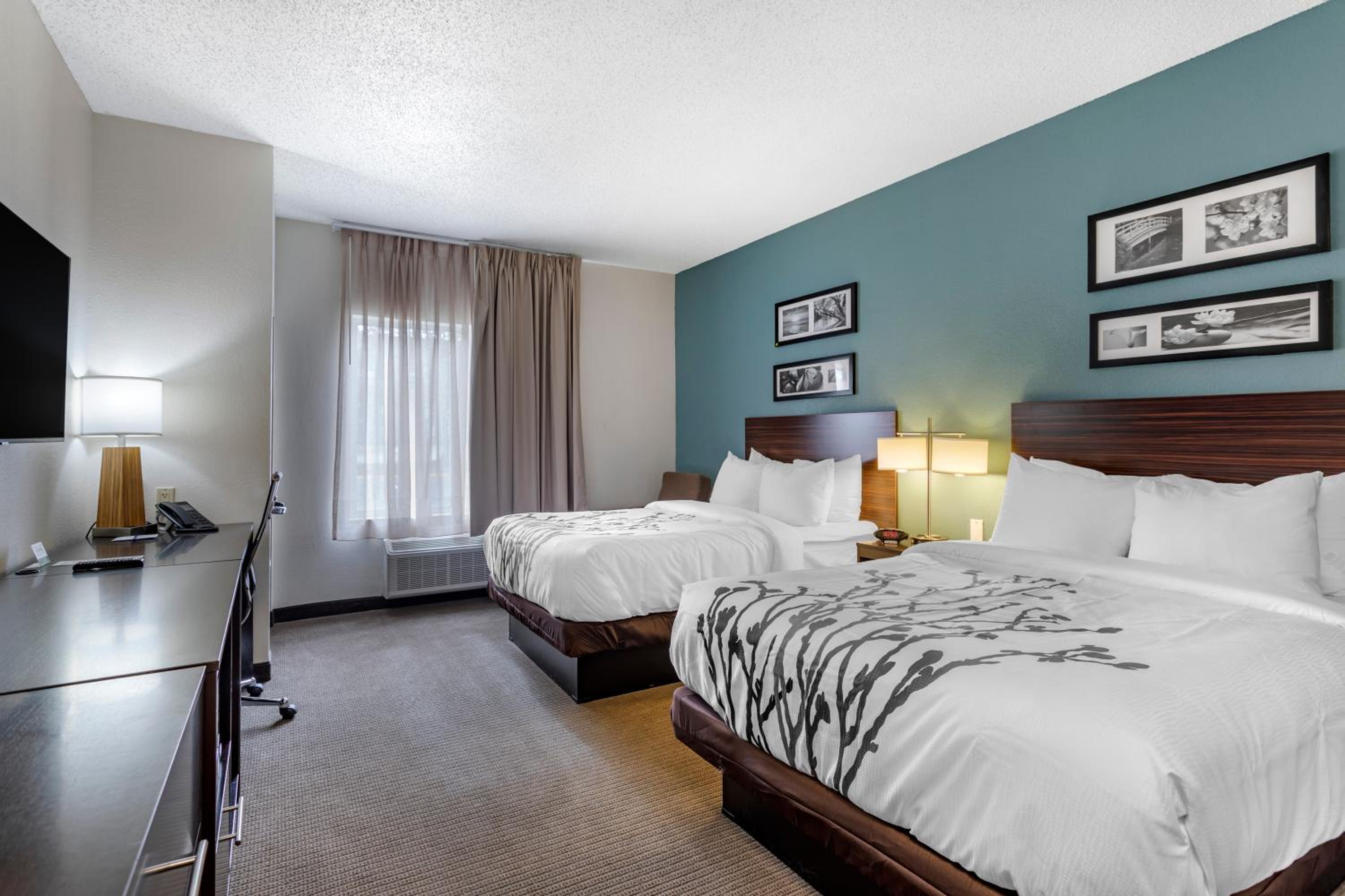 Standard Double Room with Two Double Beds - Non-Smoking - Photo 7