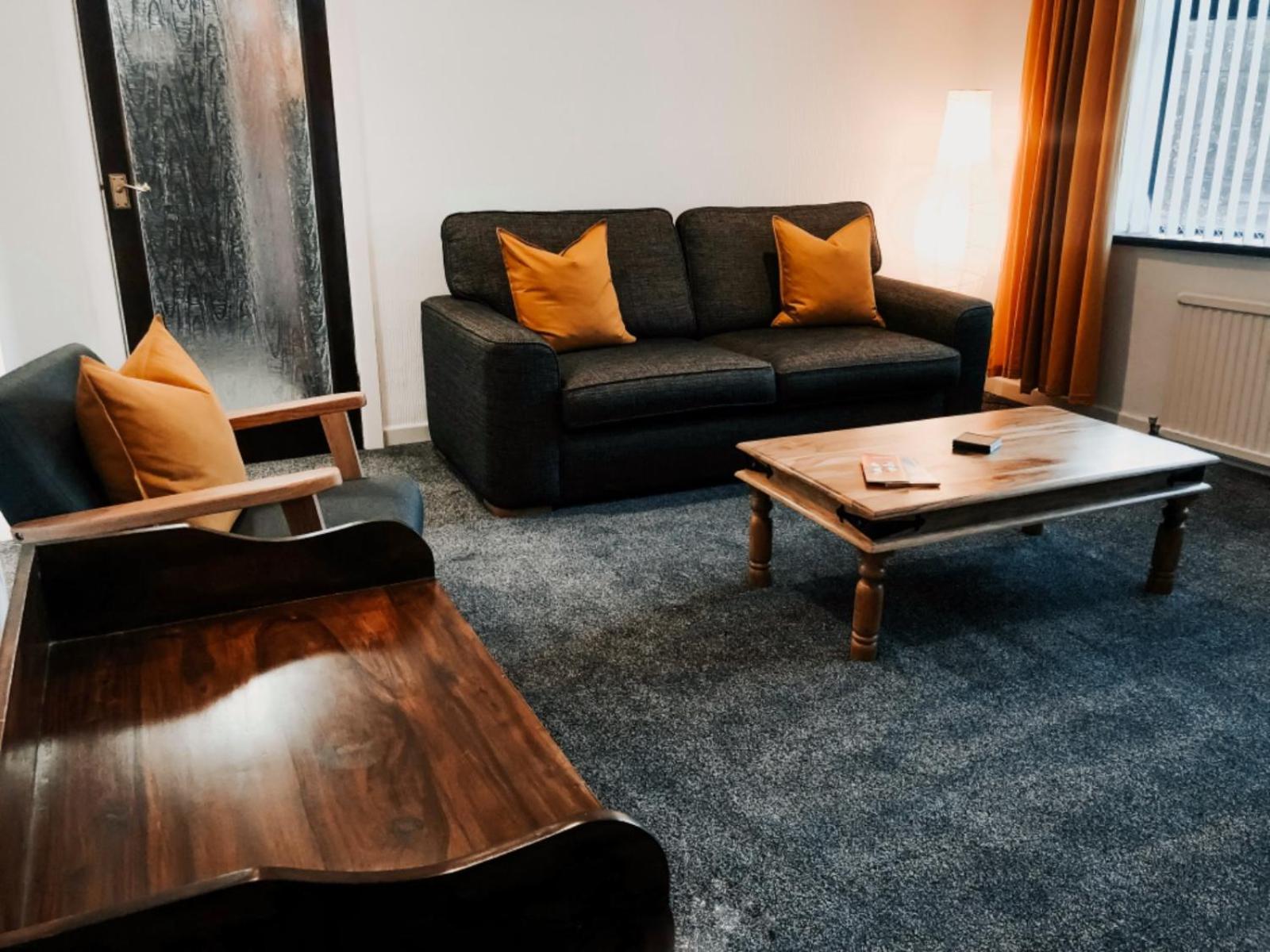 One-Bedroom Deluxe Apartment