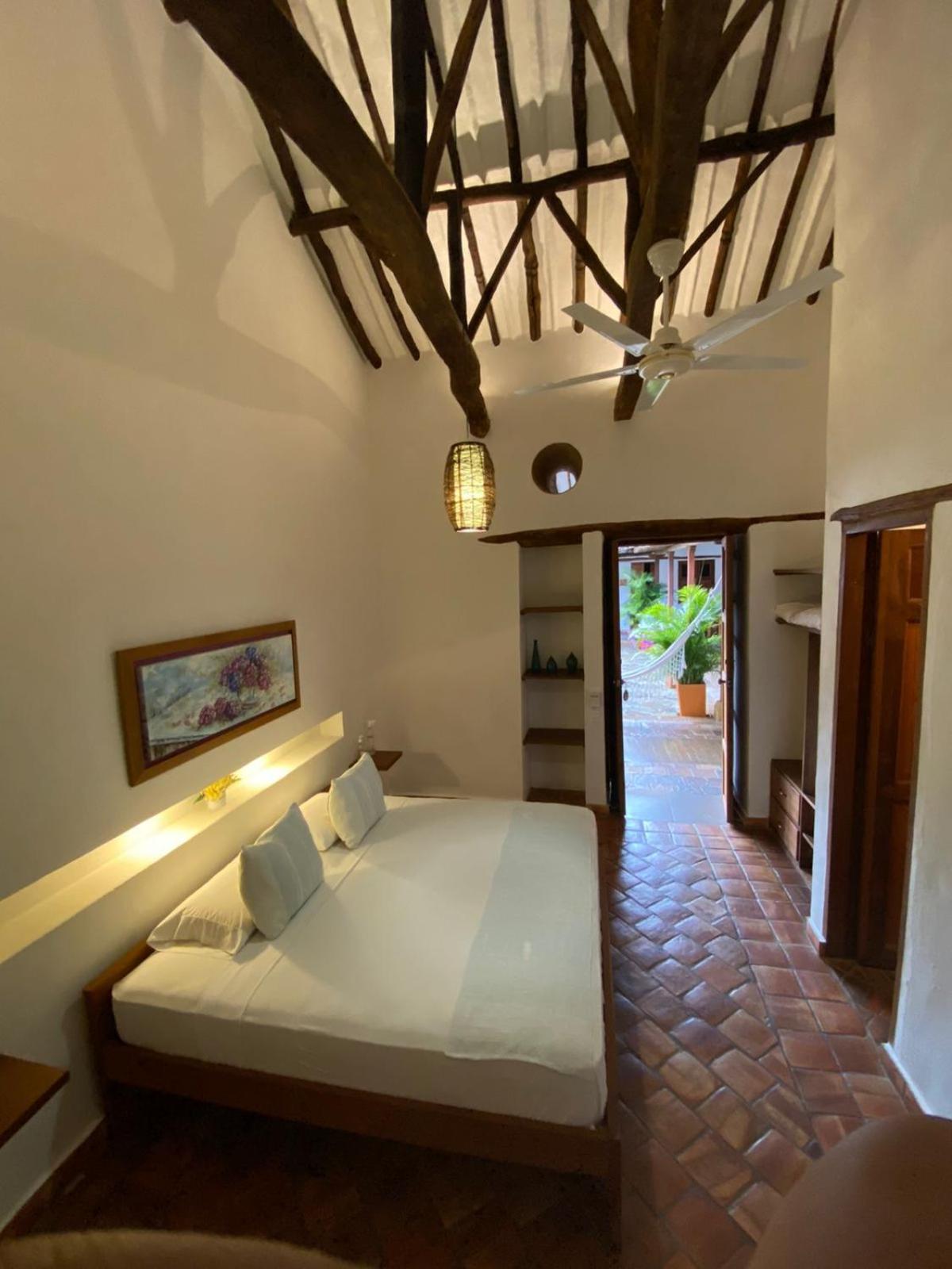 Standard King Room photo 2