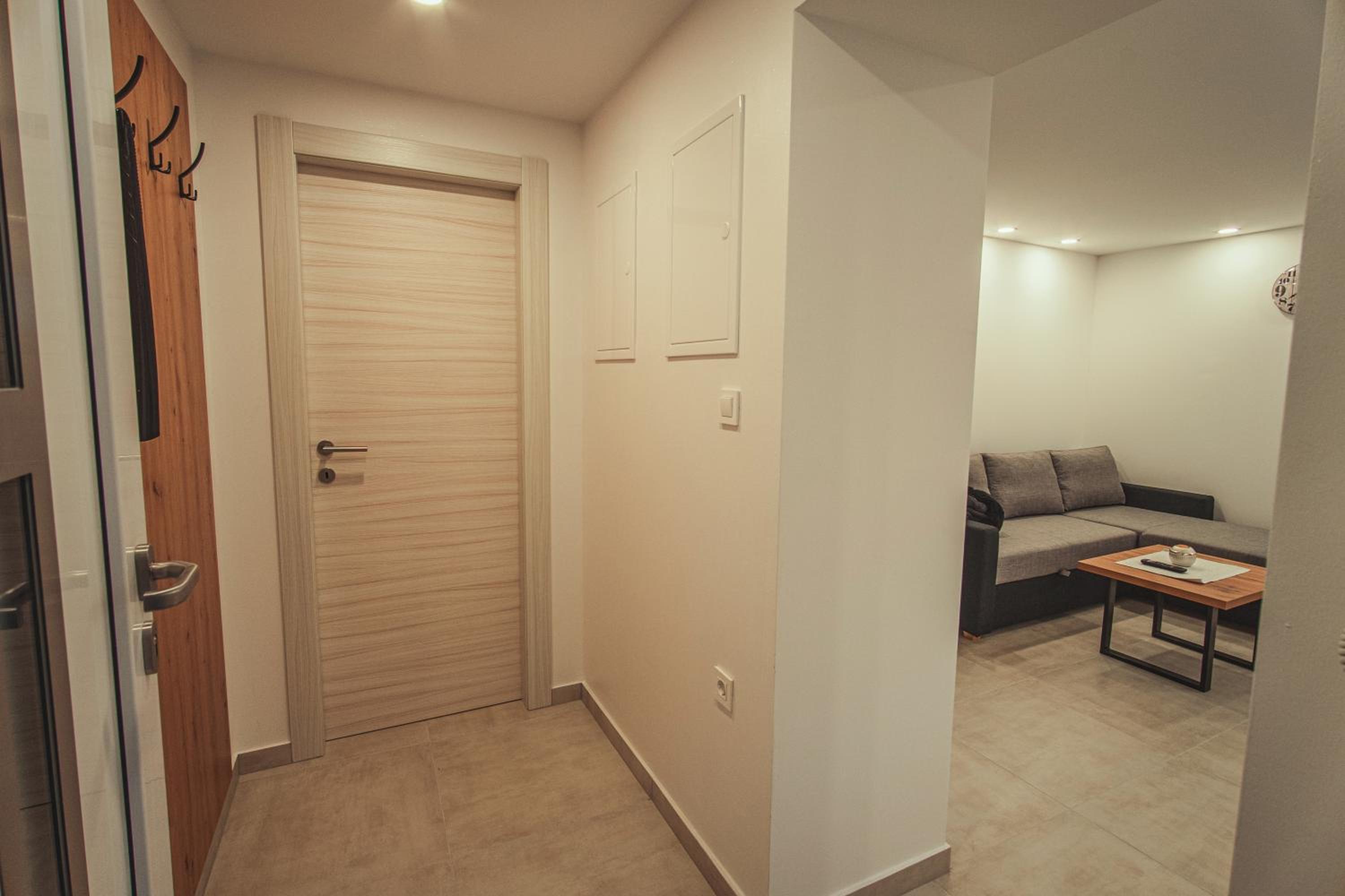 One-Bedroom Apartment - Photo 7