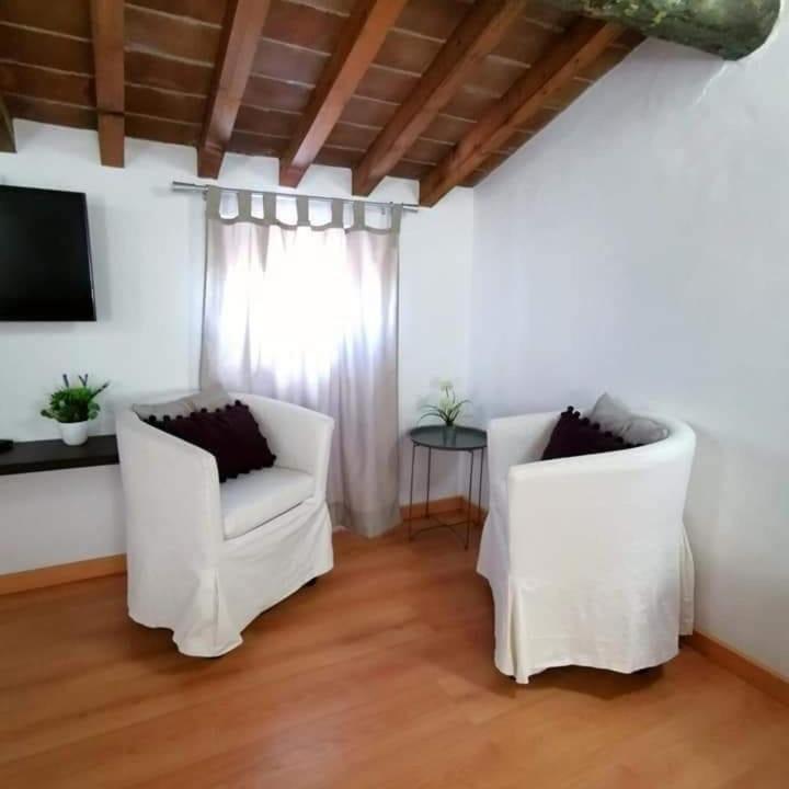 One-Bedroom House - Photo 23